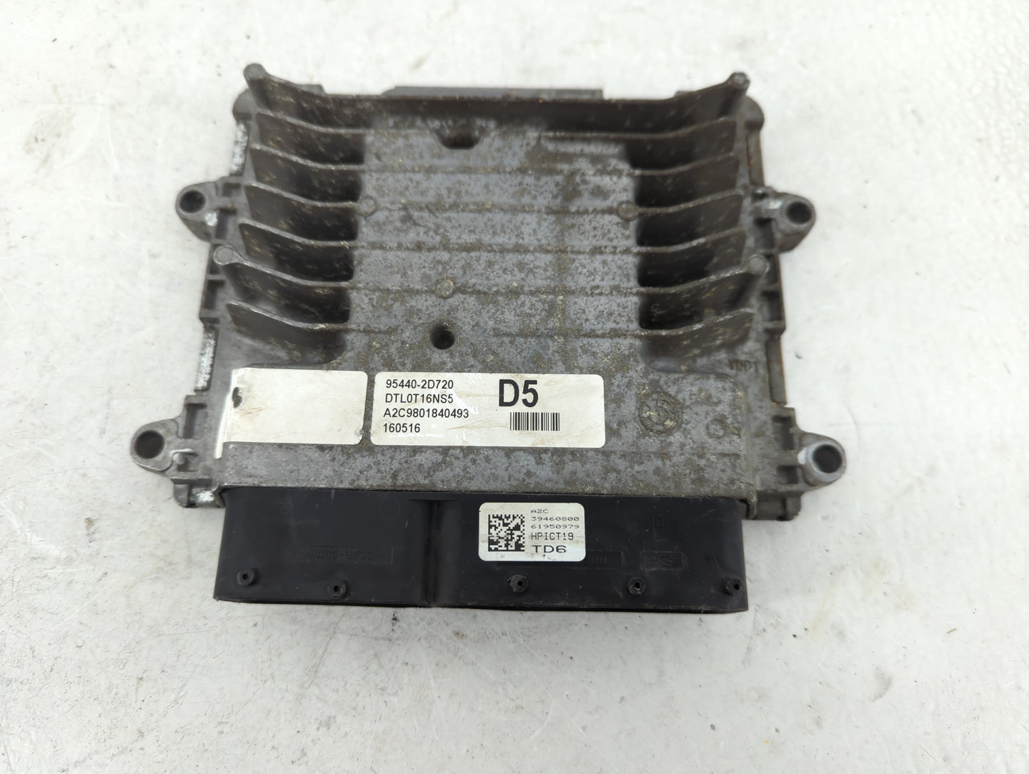 2016-2018 Hyundai Tucson PCM Engine Control Computer ECU ECM PCU OEM P/N:95440-2D720 Fits Fits 2016 2017 2018 OEM Used Auto 