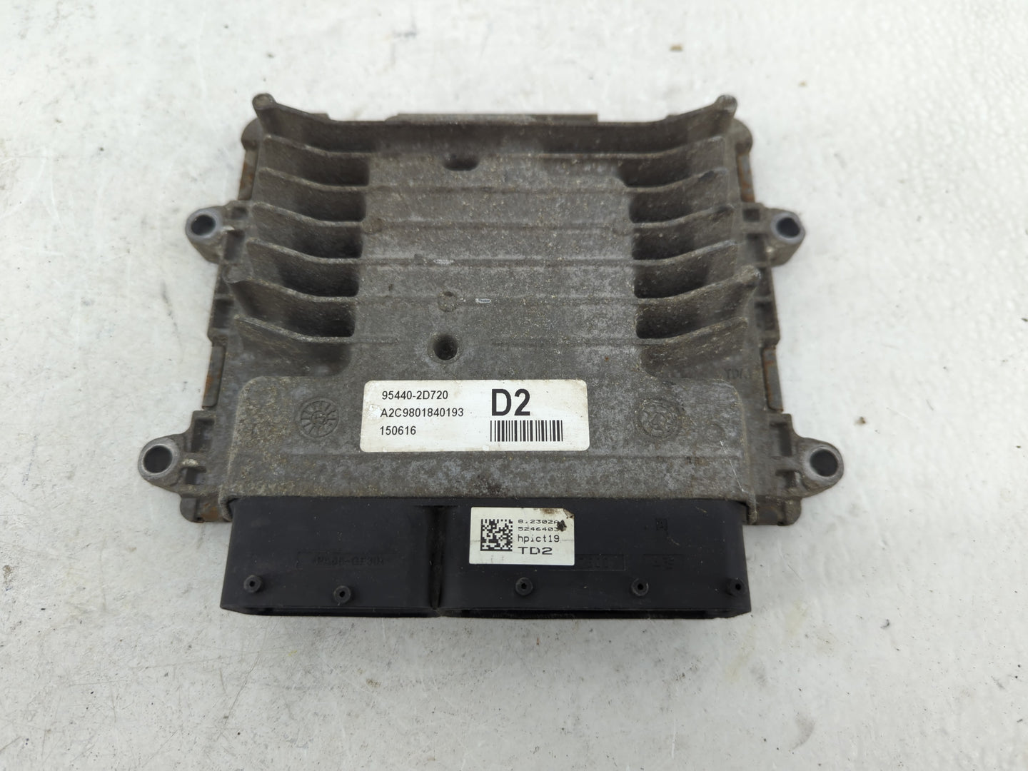 2016-2018 Hyundai Tucson PCM Engine Control Computer ECU ECM PCU OEM P/N:95440-2D720 Fits Fits 2016 2017 2018 OEM Used Auto 
