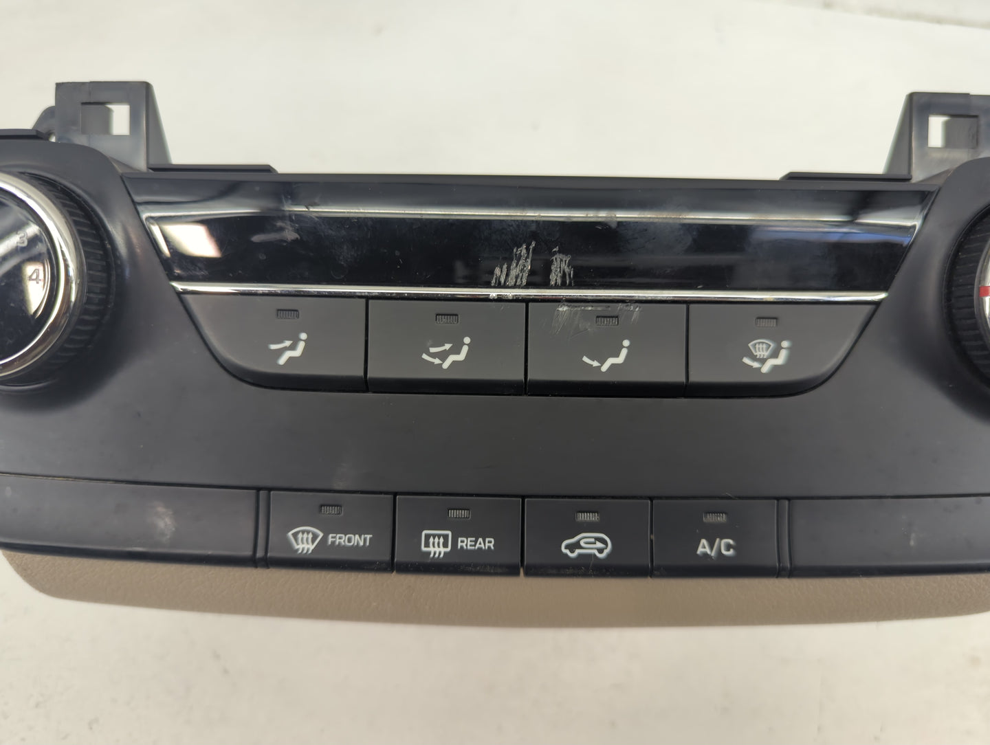 2016-2018 Hyundai Tucson Climate Control Module Temperature AC/Heater Replacement Fits Fits 2016 2017 2018 OEM Used Auto Par