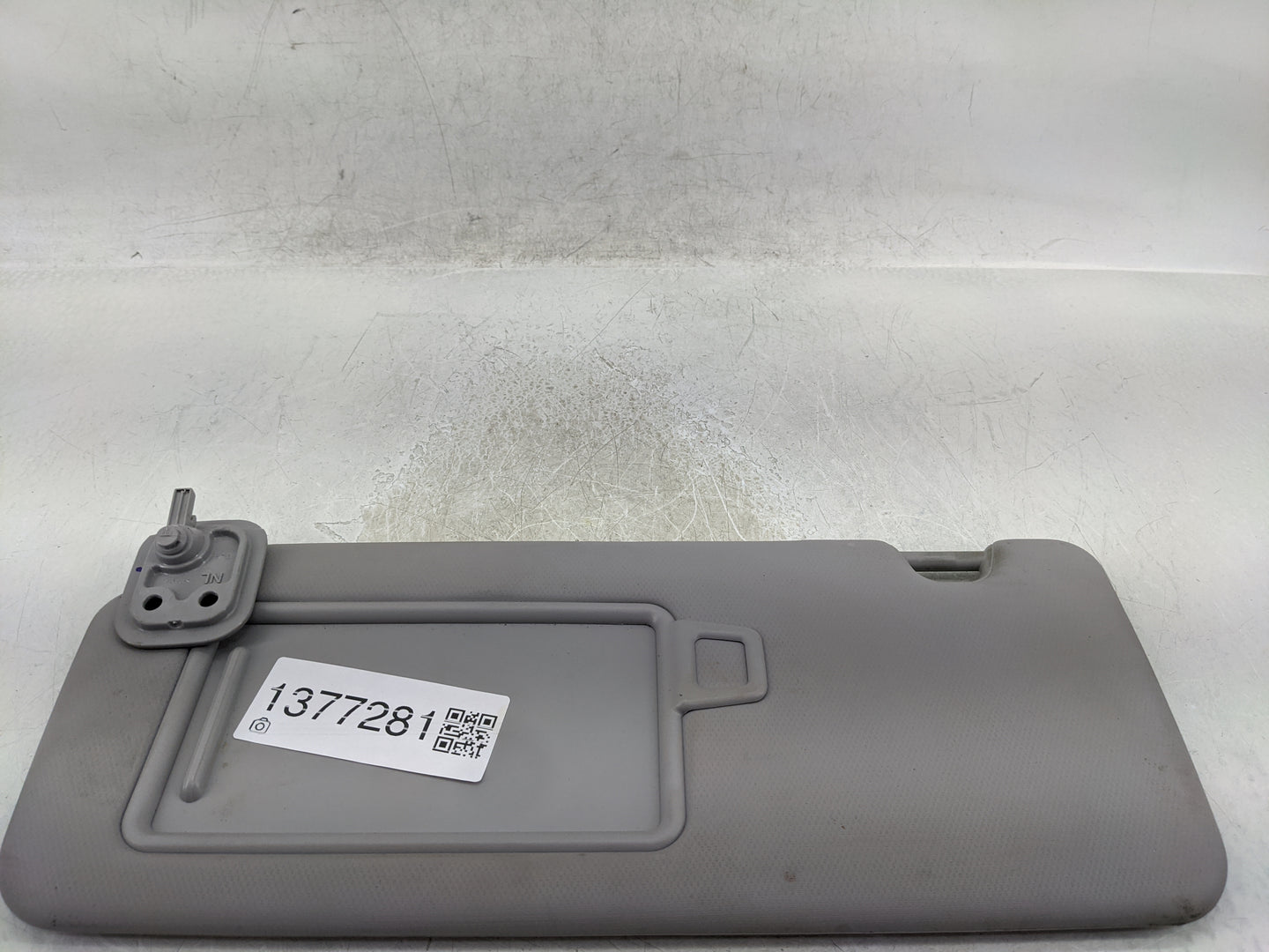 2016-2018 Hyundai Tucson Sun Visor Shade Replacement Driver Left Mirror Fits Fits 2016 2017 2018 OEM Used Auto Parts - Oemus