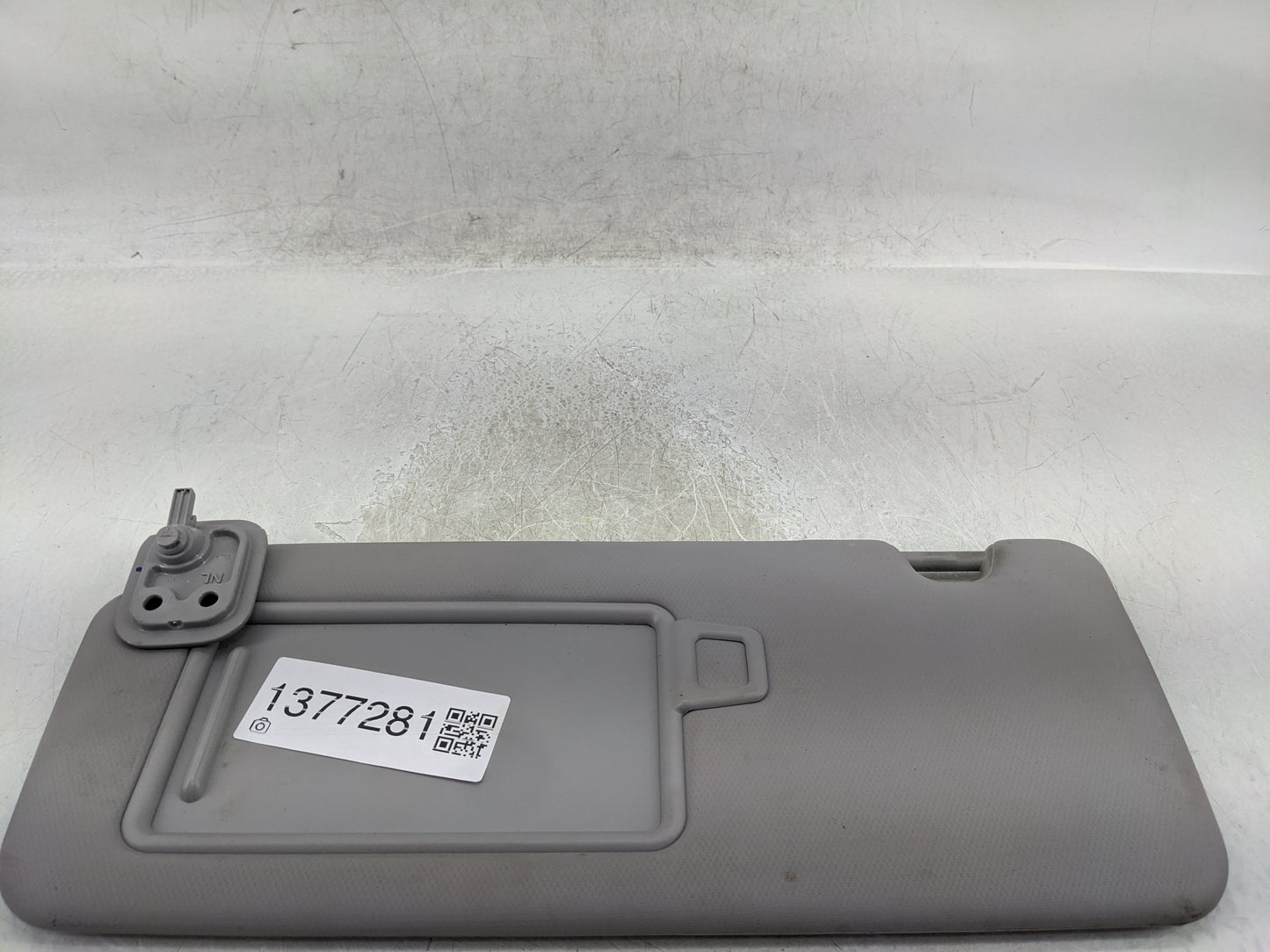 2016-2018 Hyundai Tucson Sun Visor Shade Replacement Driver Left Mirror Fits Fits 2016 2017 2018 OEM Used Auto Parts - Oemus