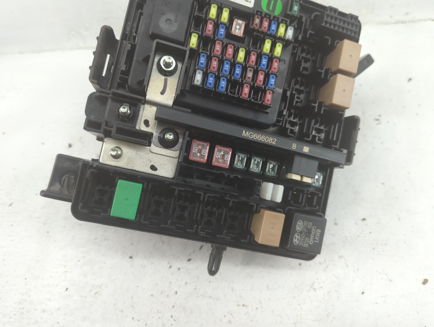 2016-2018 Hyundai Tucson Fusebox Fuse Box Panel Relay Module P/N:N91431-D3162 Fits Fits 2016 2017 2018 OEM Used Auto Parts -