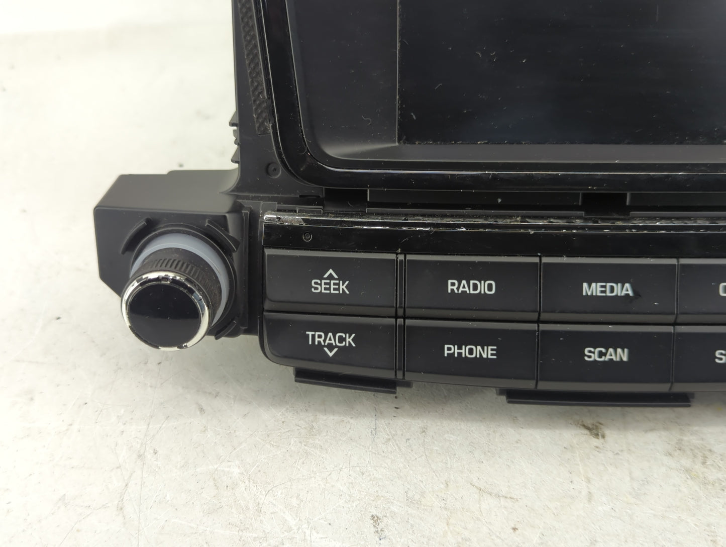 2016-2017 Hyundai Tucson Radio AM FM Cd Player Receiver Replacement P/N:96180-D31004X Fits Fits 2016 2017 OEM Used Auto Part