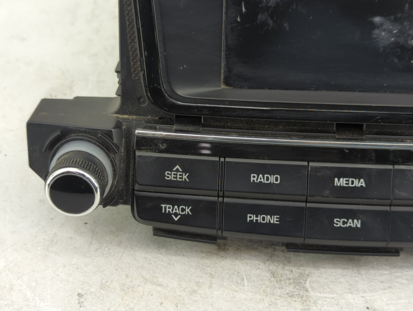 2016-2017 Hyundai Tucson Radio AM FM Cd Player Receiver Replacement P/N:96180-D30004X Fits Fits 2016 2017 OEM Used Auto Part