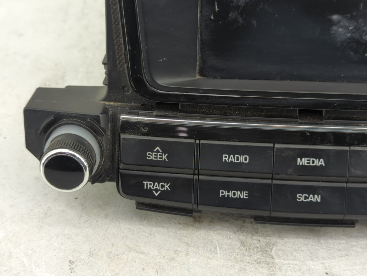 2016-2017 Hyundai Tucson Radio AM FM Cd Player Receiver Replacement P/N:96180-D30004X Fits Fits 2016 2017 OEM Used Auto Part