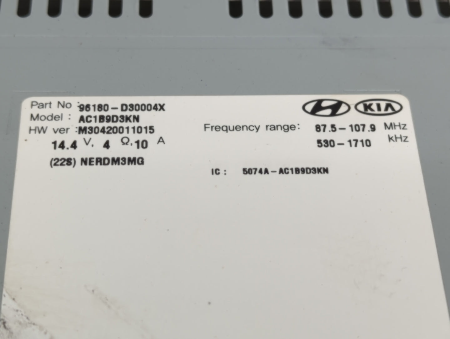 2016-2017 Hyundai Tucson Radio AM FM Cd Player Receiver Replacement P/N:96180-D30004X Fits Fits 2016 2017 OEM Used Auto Part