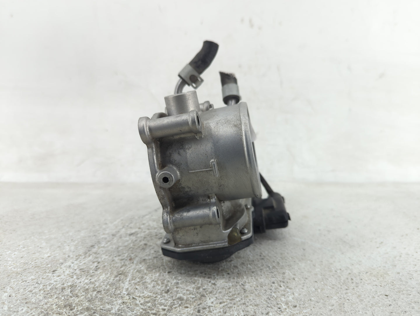 2014-2021 Hyundai Tucson Throttle Body P/N:35100-2E000 Fits Fits 2011 2012 2013 2014 2015 2016 2017 2018 2019 2020 2021 OEM 