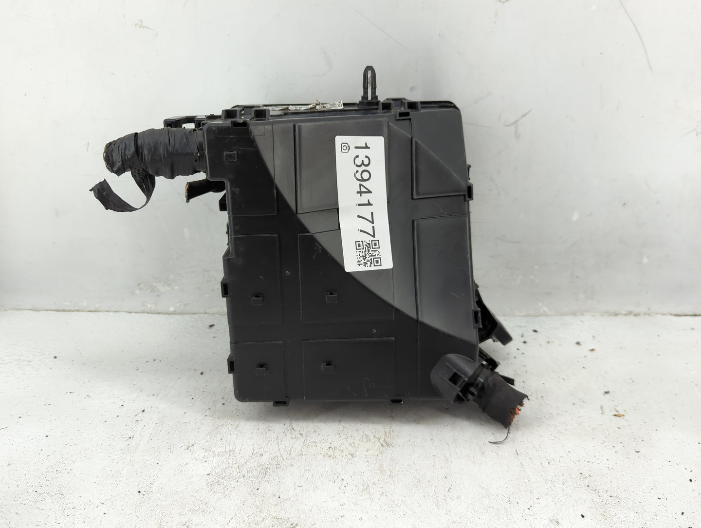 2016-2018 Hyundai Tucson Fusebox Fuse Box Panel Relay Module P/N:91950-D3230 Fits Fits 2016 2017 2018 OEM Used Auto Parts - 