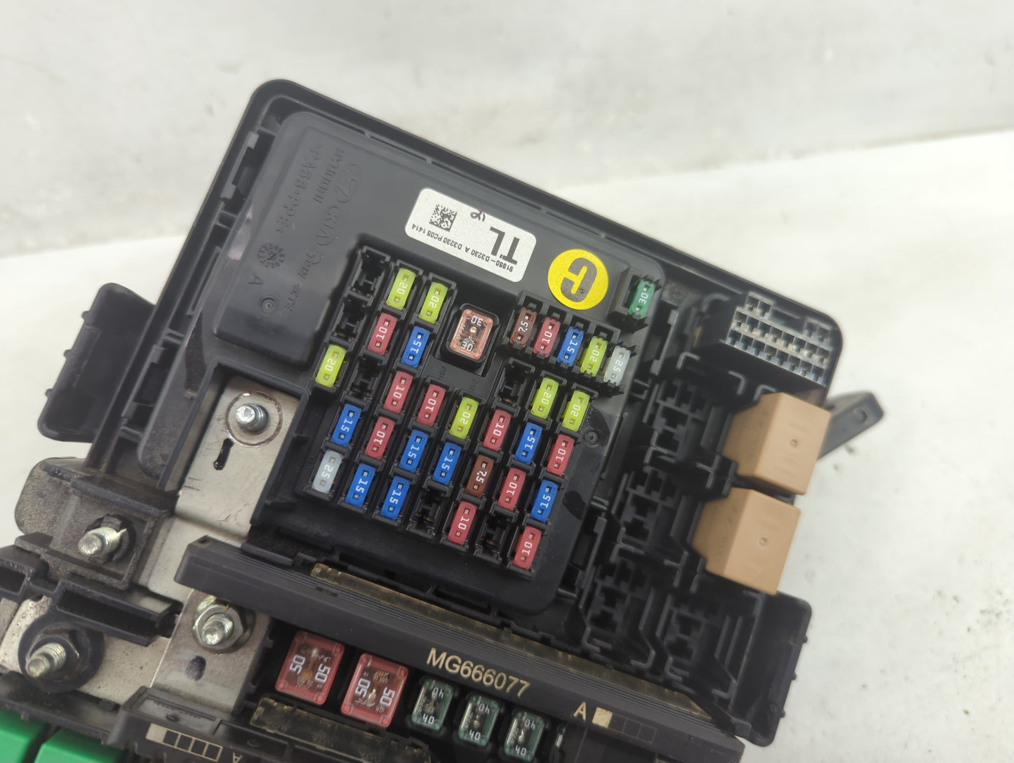 2016-2018 Hyundai Tucson Fusebox Fuse Box Panel Relay Module P/N:91941-D3022 Fits Fits 2016 2017 2018 OEM Used Auto Parts - 