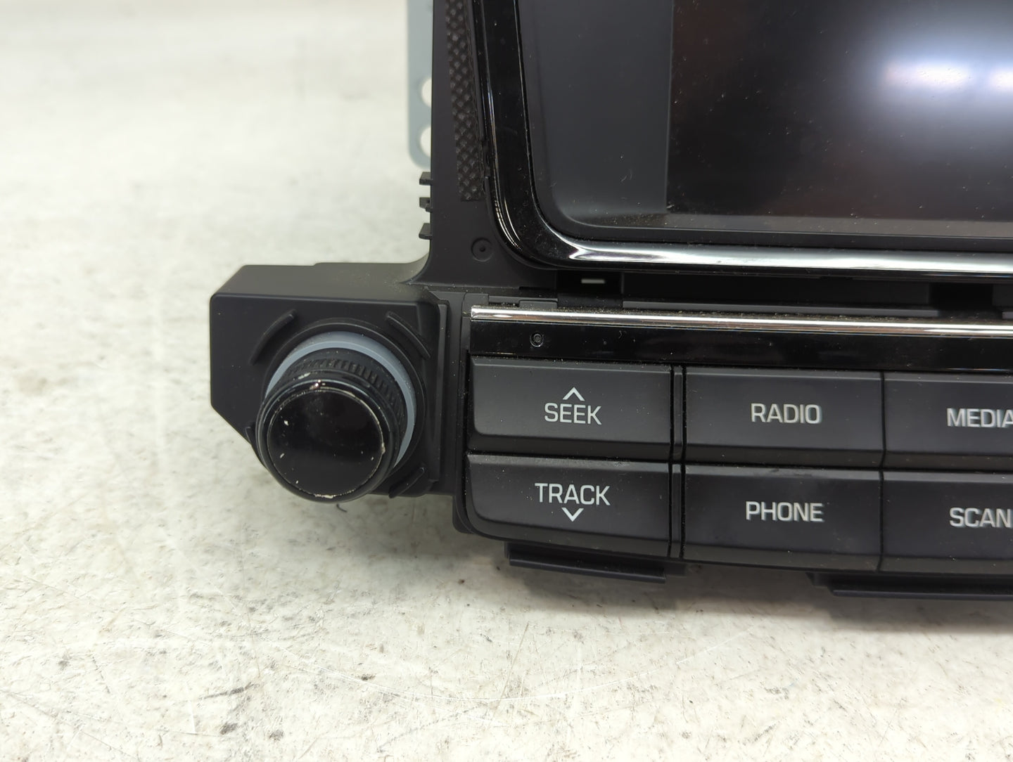 2016-2017 Hyundai Tucson Radio AM FM Cd Player Receiver Replacement P/N:96180-D31004X Fits Fits 2016 2017 OEM Used Auto Part
