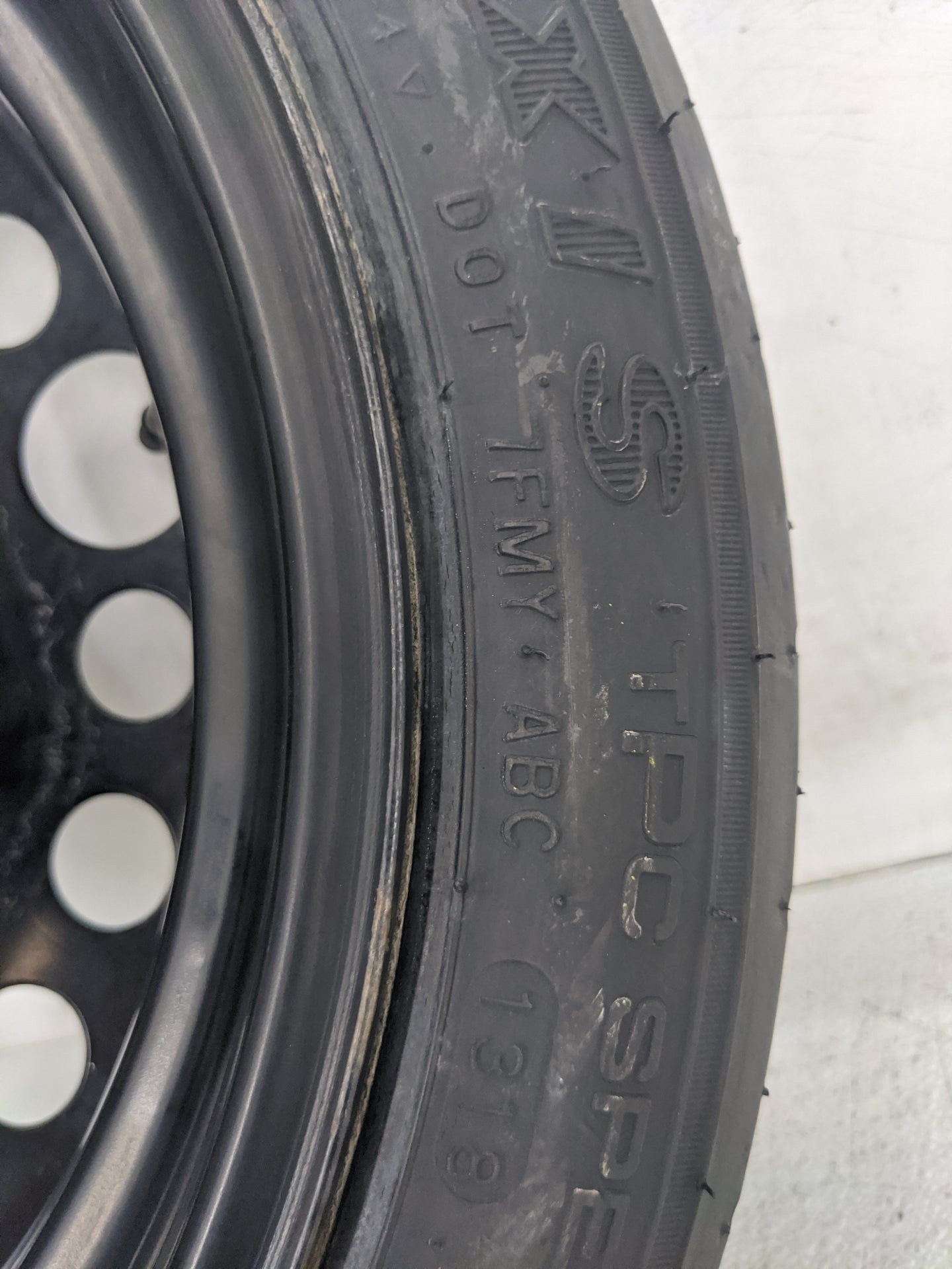 2016-2021 Hyundai Tucson Spare Donut Tire Wheel Rim Oem 1420792 - Oemusedautoparts1.com