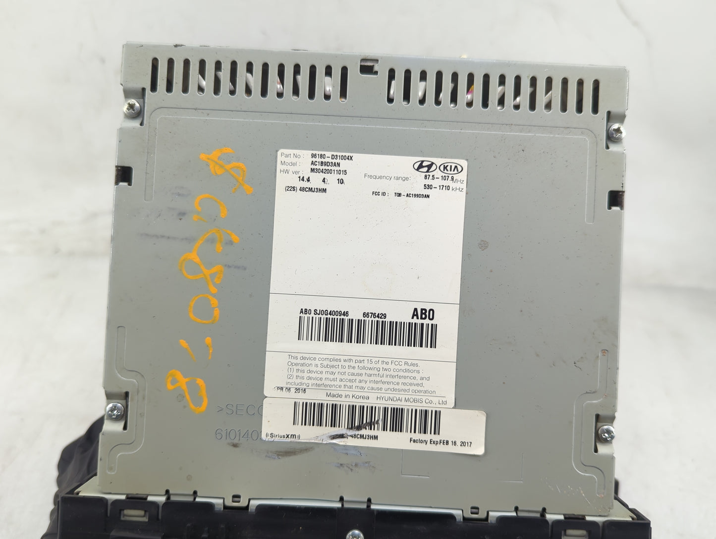 2016-2017 Hyundai Tucson Radio AM FM Cd Player Receiver Replacement P/N:96180-D31004X Fits Fits 2016 2017 OEM Used Auto Part