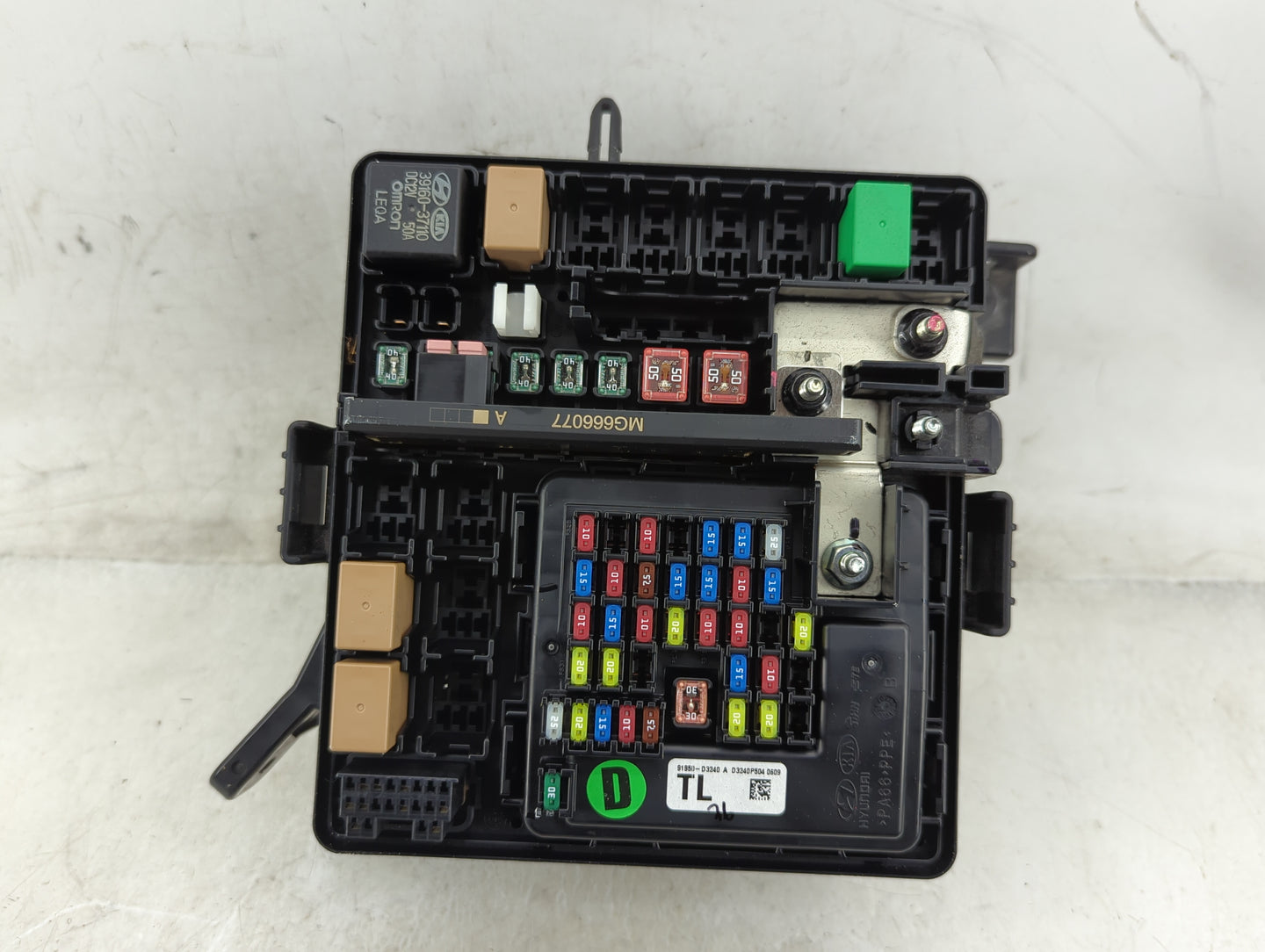 2016-2018 Hyundai Tucson Fusebox Fuse Box Panel Relay Module P/N:91431 D3162 Fits Fits 2016 2017 2018 OEM Used Auto Parts - 