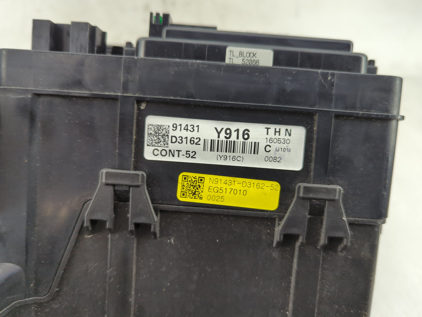 2016-2018 Hyundai Tucson Fusebox Fuse Box Panel Relay Module P/N:91431 D3162 Fits Fits 2016 2017 2018 OEM Used Auto Parts - 