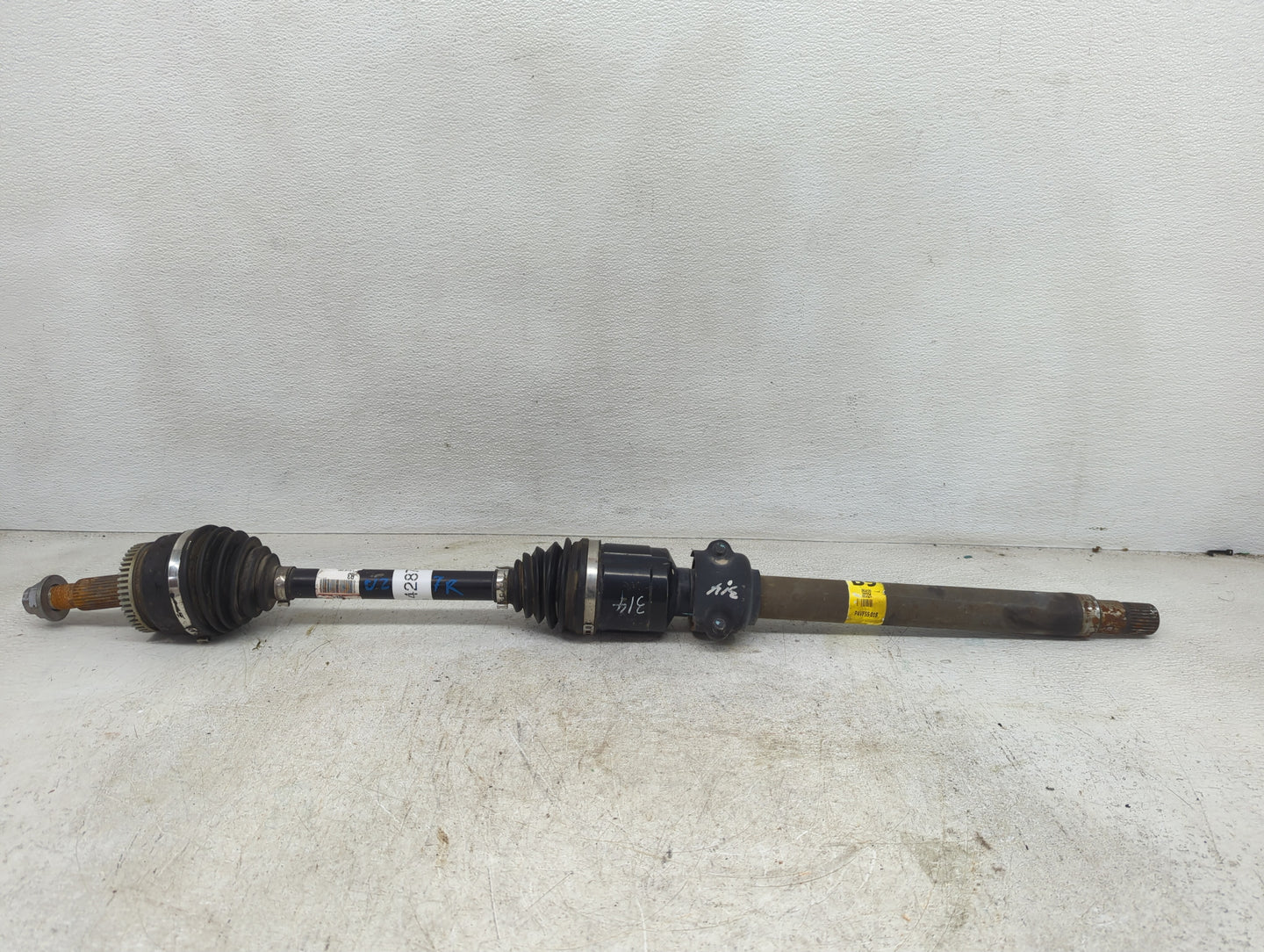 2016-2018 Hyundai Tucson Axle Shaft Front Passenger Cv C/v - Oemusedautoparts1.com