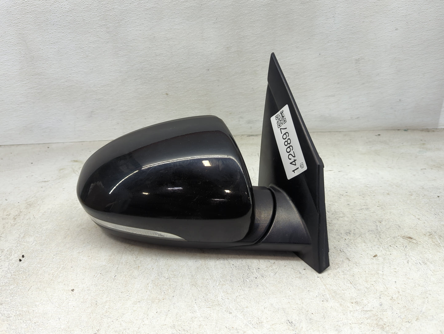 2016-2018 Hyundai Tucson Passenger Side View Mirror - Right Door Mirror OEM Used - Oemusedautoparts1.com