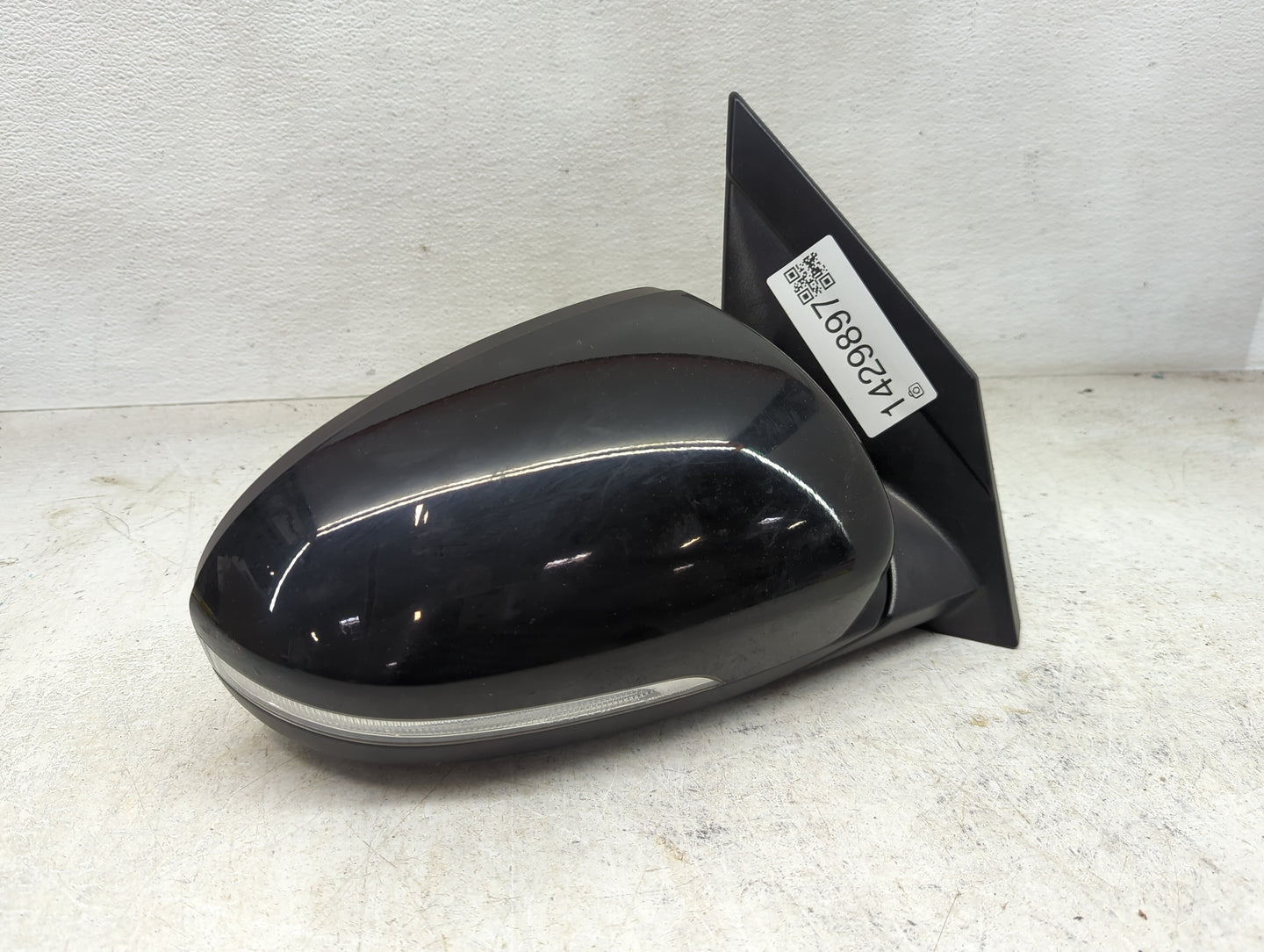2016-2018 Hyundai Tucson Passenger Side View Mirror - Right Door Mirror OEM Used - Oemusedautoparts1.com