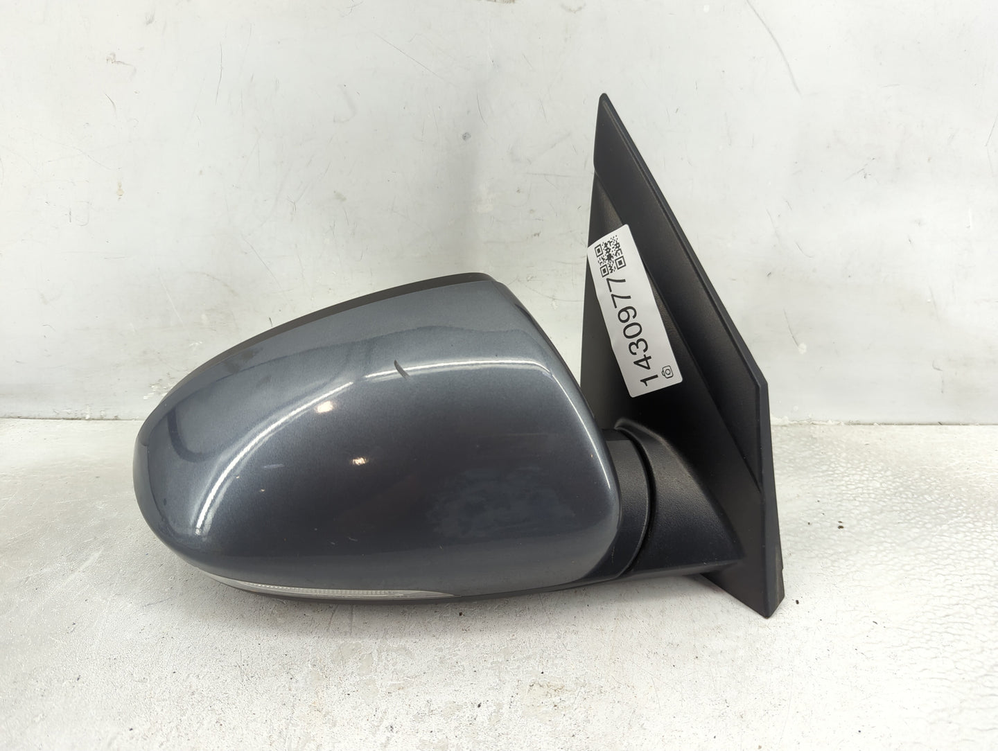 2016-2018 Hyundai Tucson Passenger Side View Mirror - Right Door Mirror OEM Used - Oemusedautoparts1.com