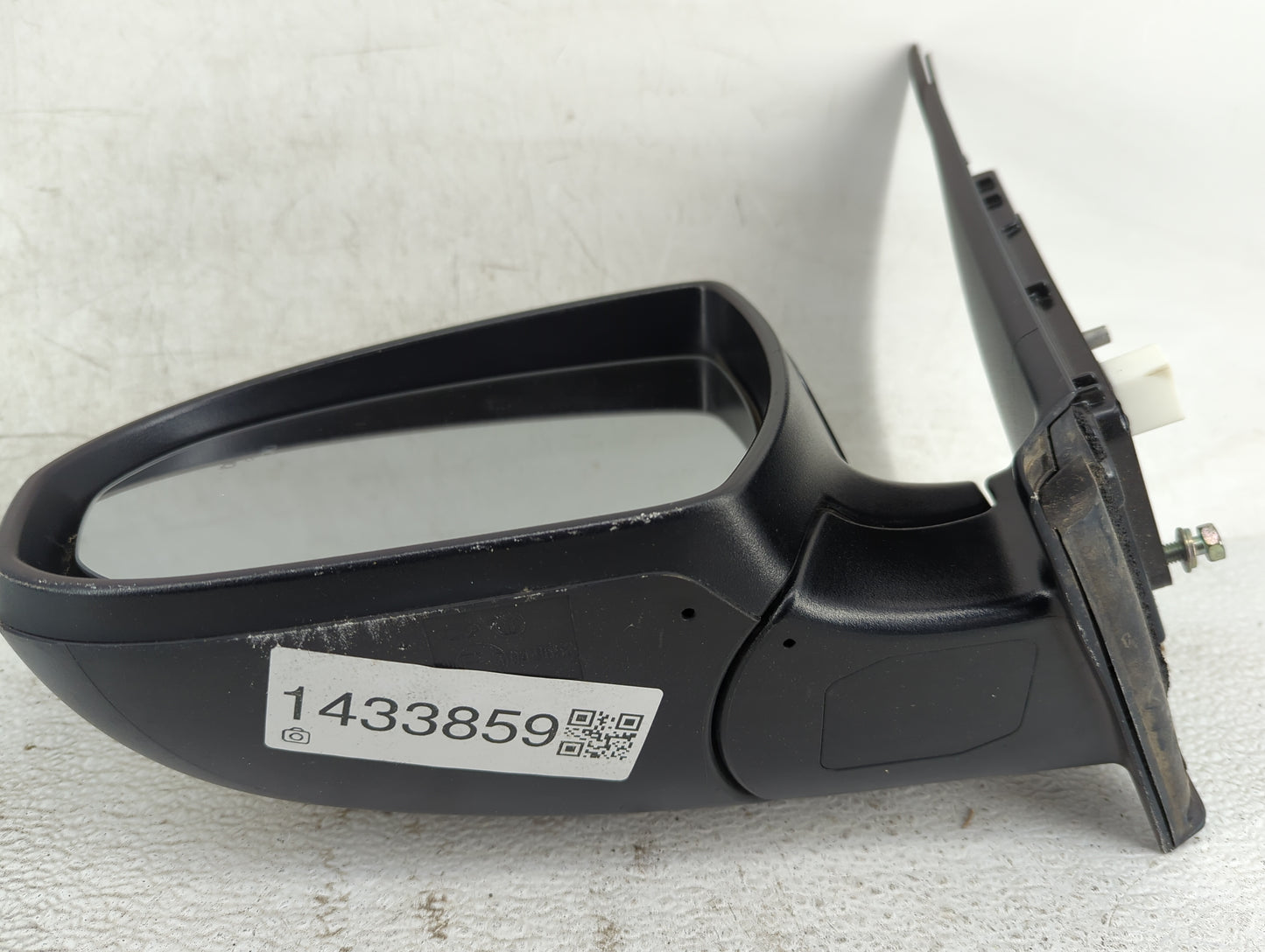 2016-2018 Hyundai Tucson Driver Side View Mirror - Left Door Mirror OEM Used - Oemusedautoparts1.com