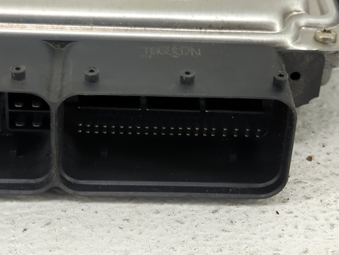 2016-2018 Hyundai Tucson PCM Engine Control Computer ECU ECM PCU OEM P/N:39133-2ETA4 0261S18061 Fits Fits 2016 2017 2018 OEM