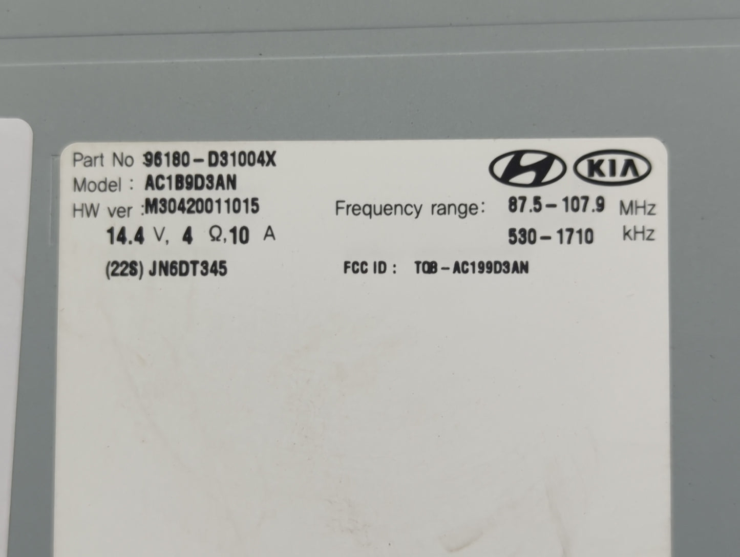 2016-2017 Hyundai Tucson Radio AM FM Cd Player Receiver Replacement P/N:96180-D31004X Fits Fits 2016 2017 OEM Used Auto Part