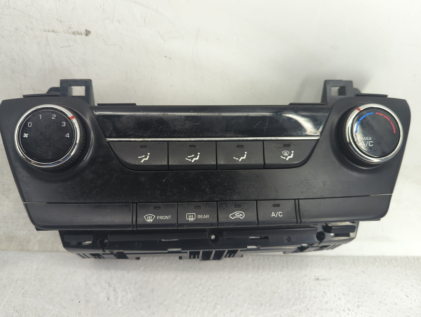 2016-2018 Hyundai Tucson Climate Control Module Temperature AC/Heater Replacement P/N:97250-D3111 97250-D3XXX Fits OEM Used 