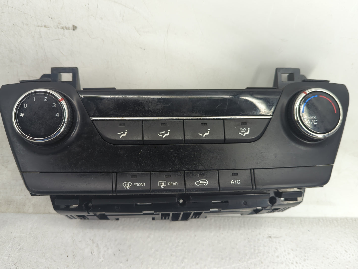 2016-2018 Hyundai Tucson Climate Control Module Temperature AC/Heater Replacement P/N:97250-D3111 97250-D3XXX Fits OEM Used 