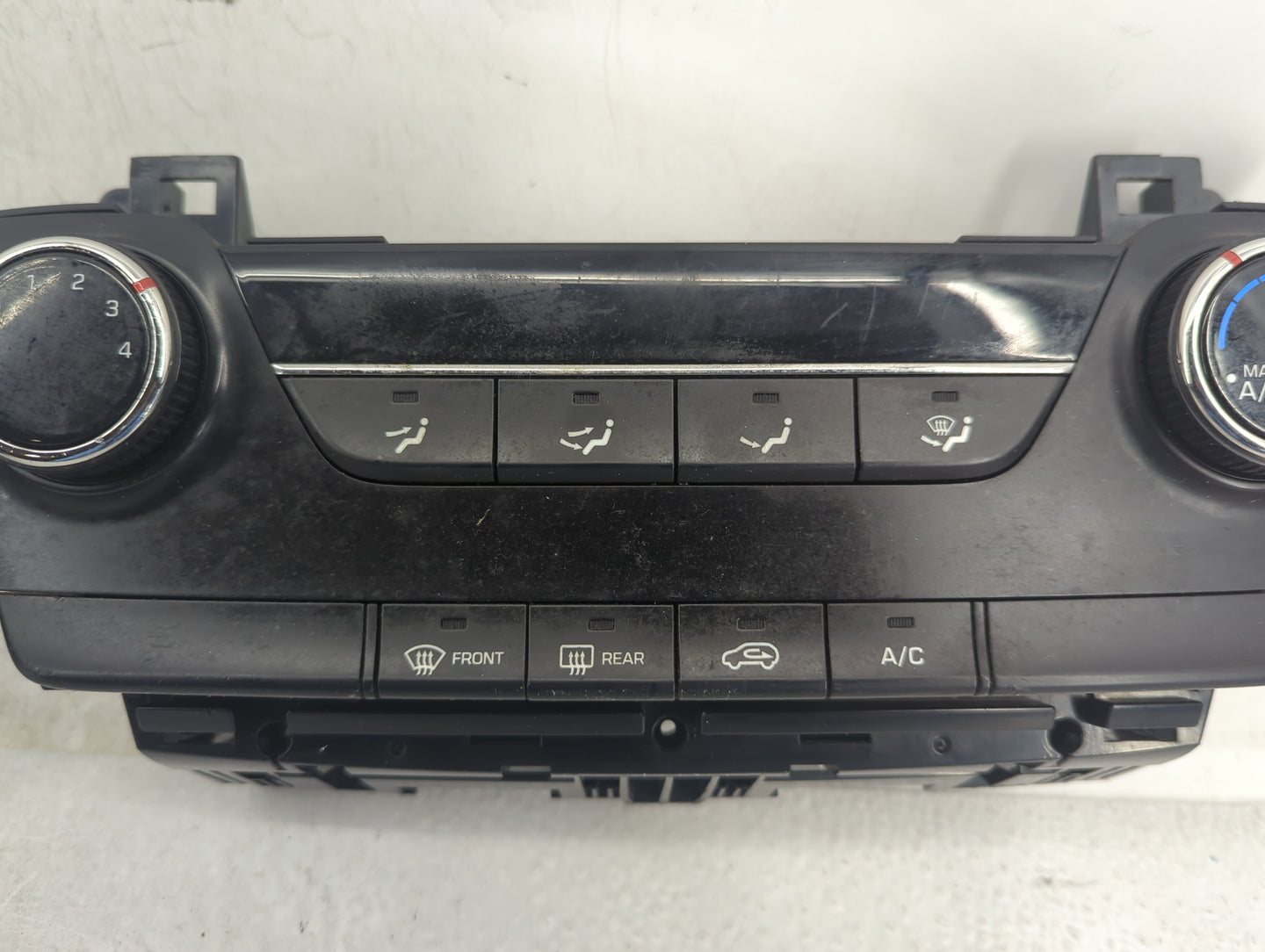 2016-2018 Hyundai Tucson Climate Control Module Temperature AC/Heater Replacement P/N:97250-D3111 97250-D3XXX Fits OEM Used 