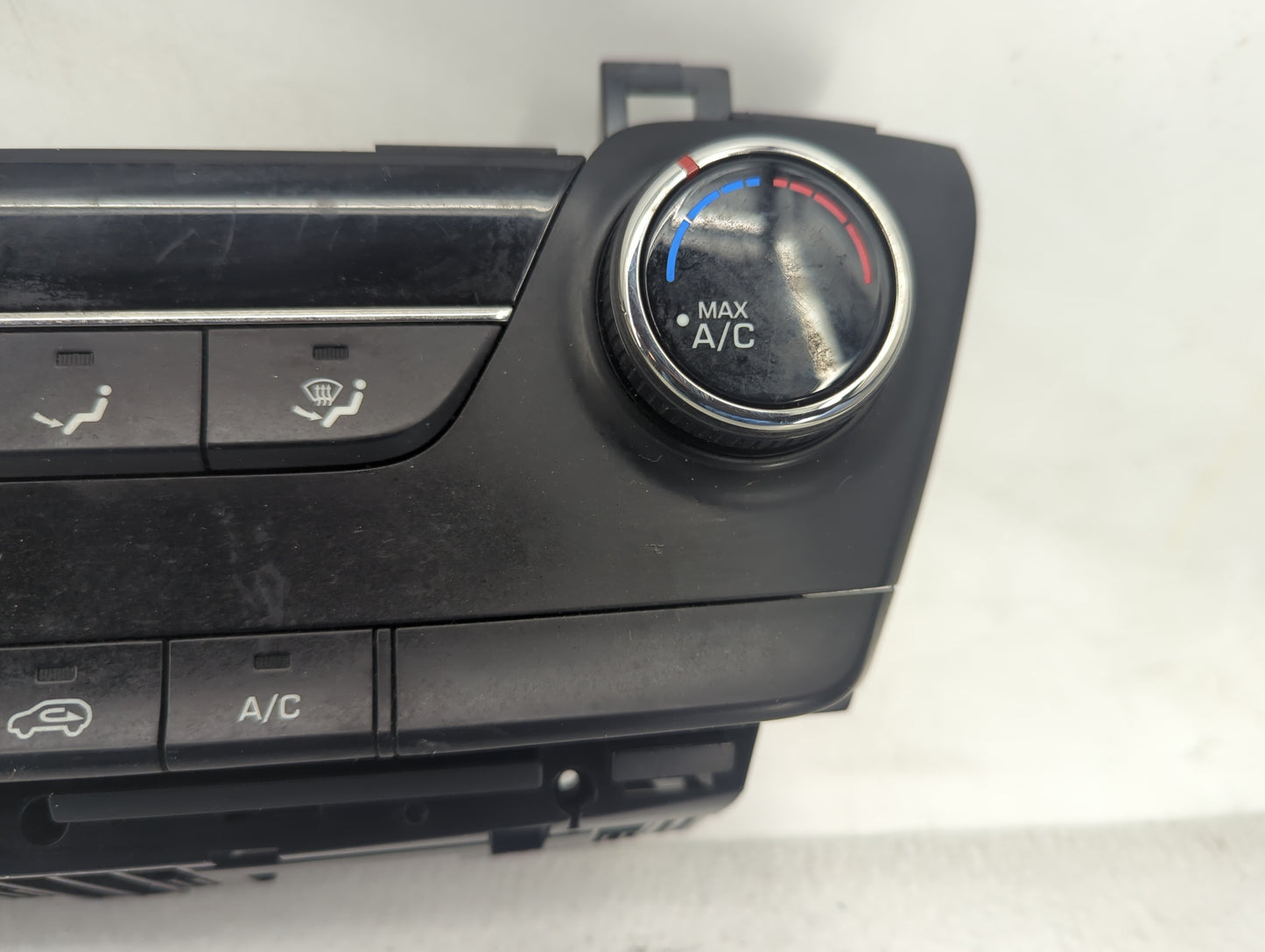 2016-2018 Hyundai Tucson Climate Control Module Temperature AC/Heater Replacement P/N:97250-D3111 97250-D3XXX Fits OEM Used 