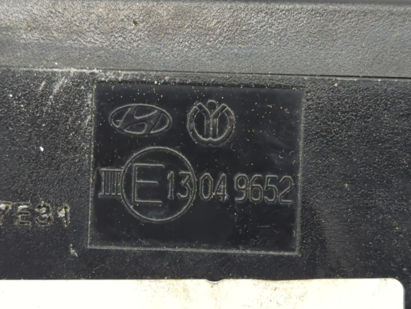 2016-2018 Hyundai Tucson Driver Side View Mirror - Left Door Mirror OEM Used - Oemusedautoparts1.com