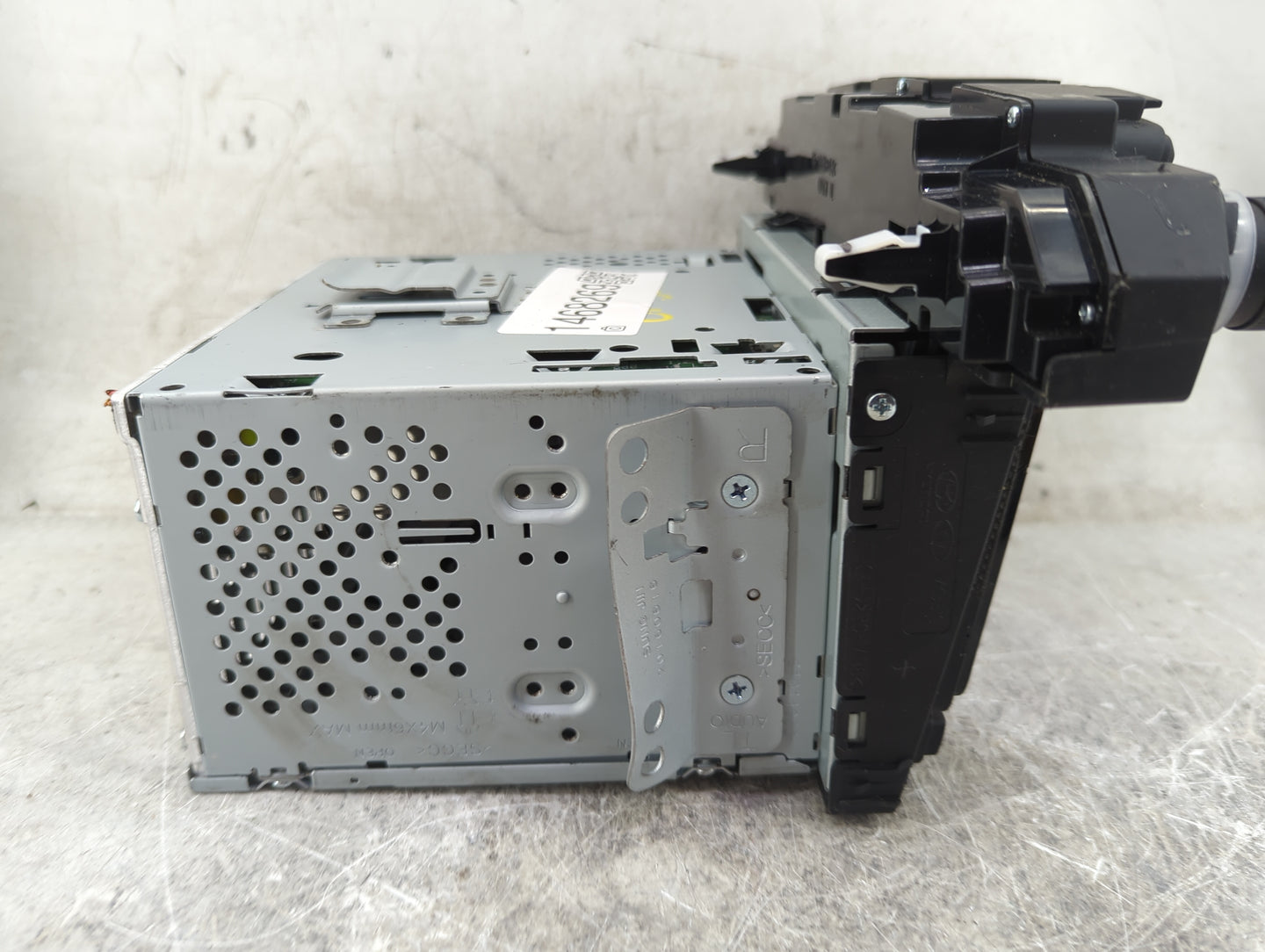 2017-2018 Hyundai Tucson Radio AM FM Cd Player Receiver Replacement P/N:SJ0G701028 6694272, 96174D3000 Fits Fits 2017 2018 O