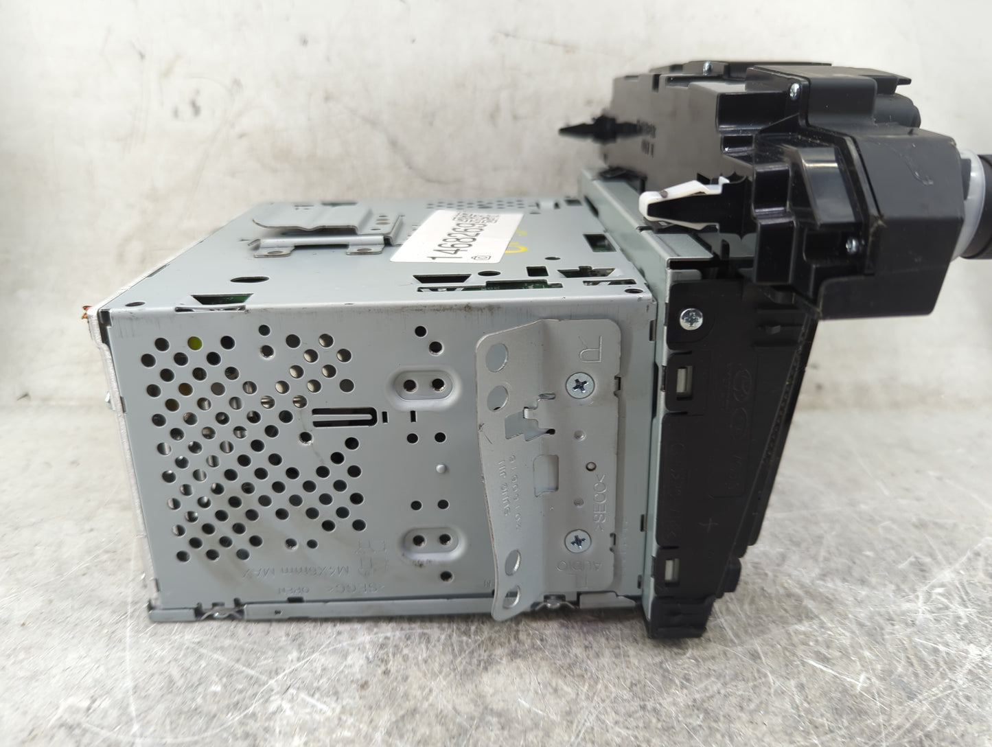 2017-2018 Hyundai Tucson Radio AM FM Cd Player Receiver Replacement P/N:SJ0G701028 6694272, 96174D3000 Fits Fits 2017 2018 O