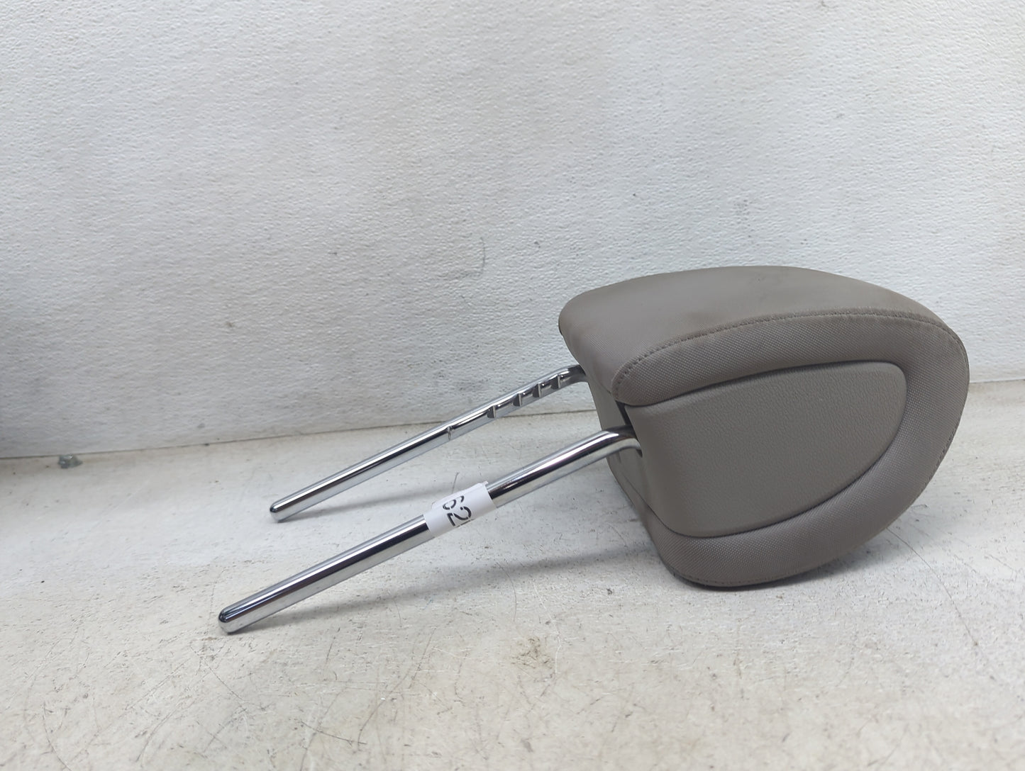 2016-2018 Hyundai Tucson Headrest Head Rest Front Driver Passenger Seat Fits Fits 2016 2017 2018 OEM Used Auto Parts - Oemus