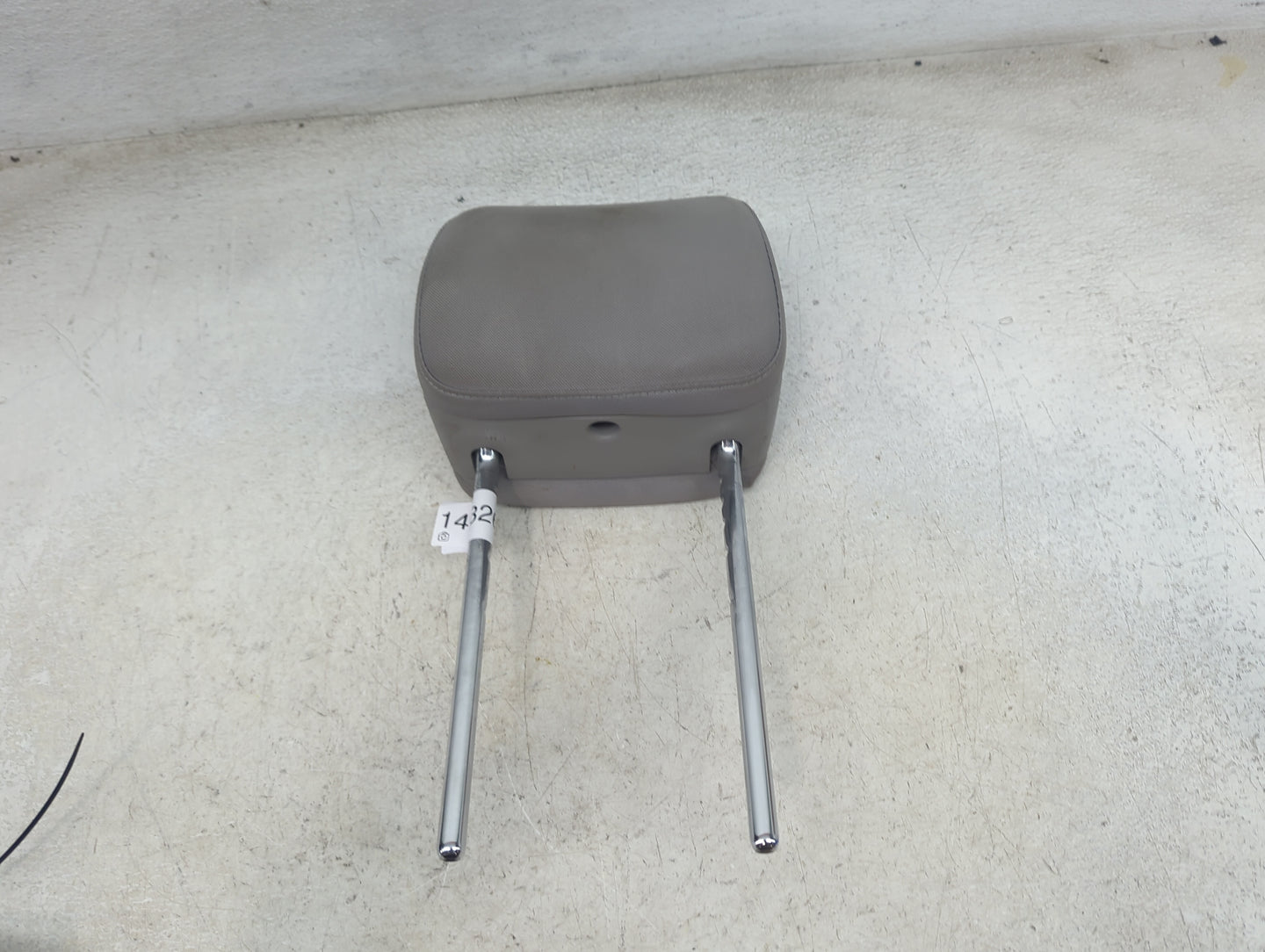 2017 Hyundai Tucson Headrest Head Rest Front Driver Seat Tan - Oemusedautoparts1.com