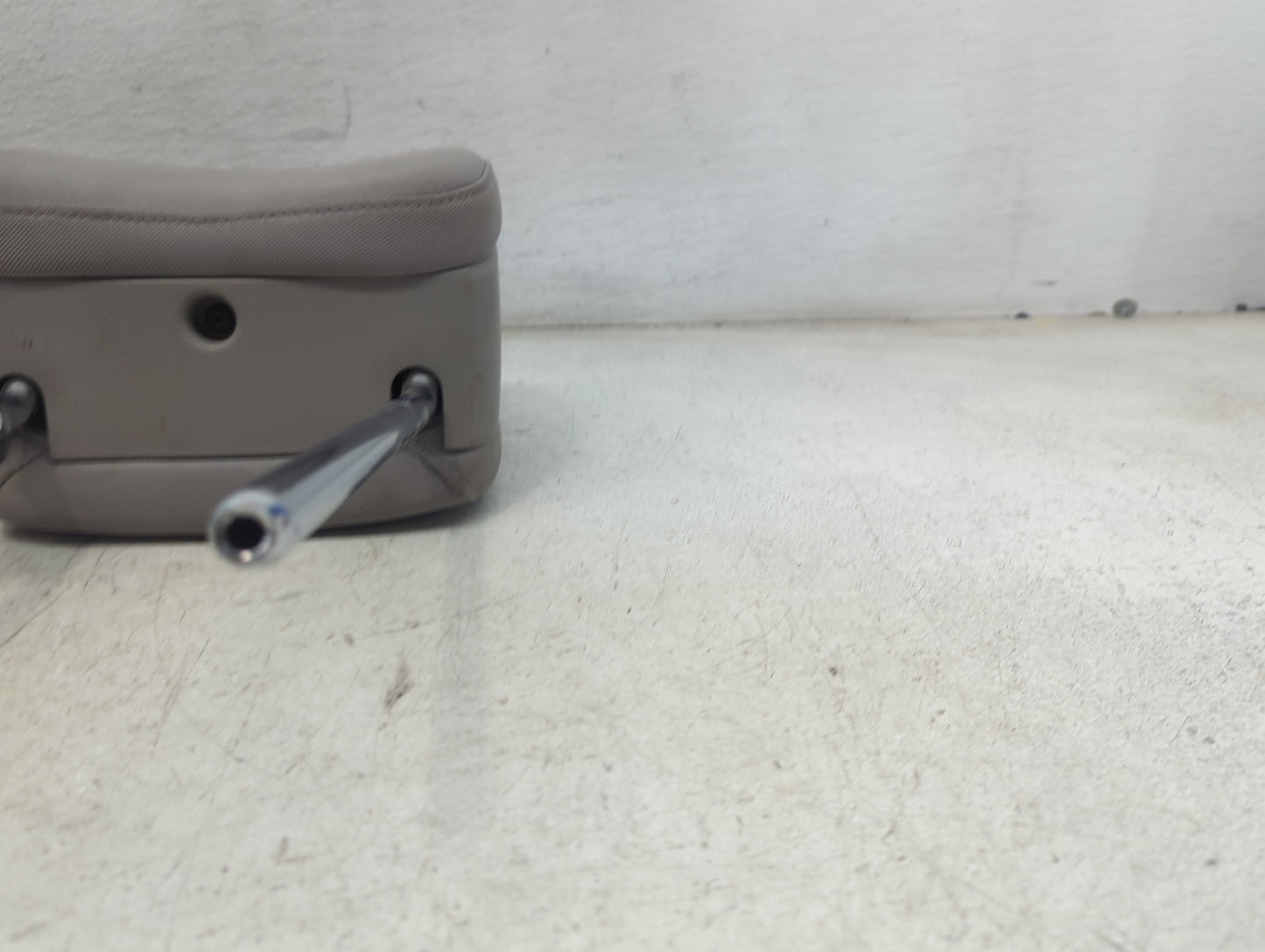 2017 Hyundai Tucson Headrest Head Rest Front Driver Seat Tan - Oemusedautoparts1.com