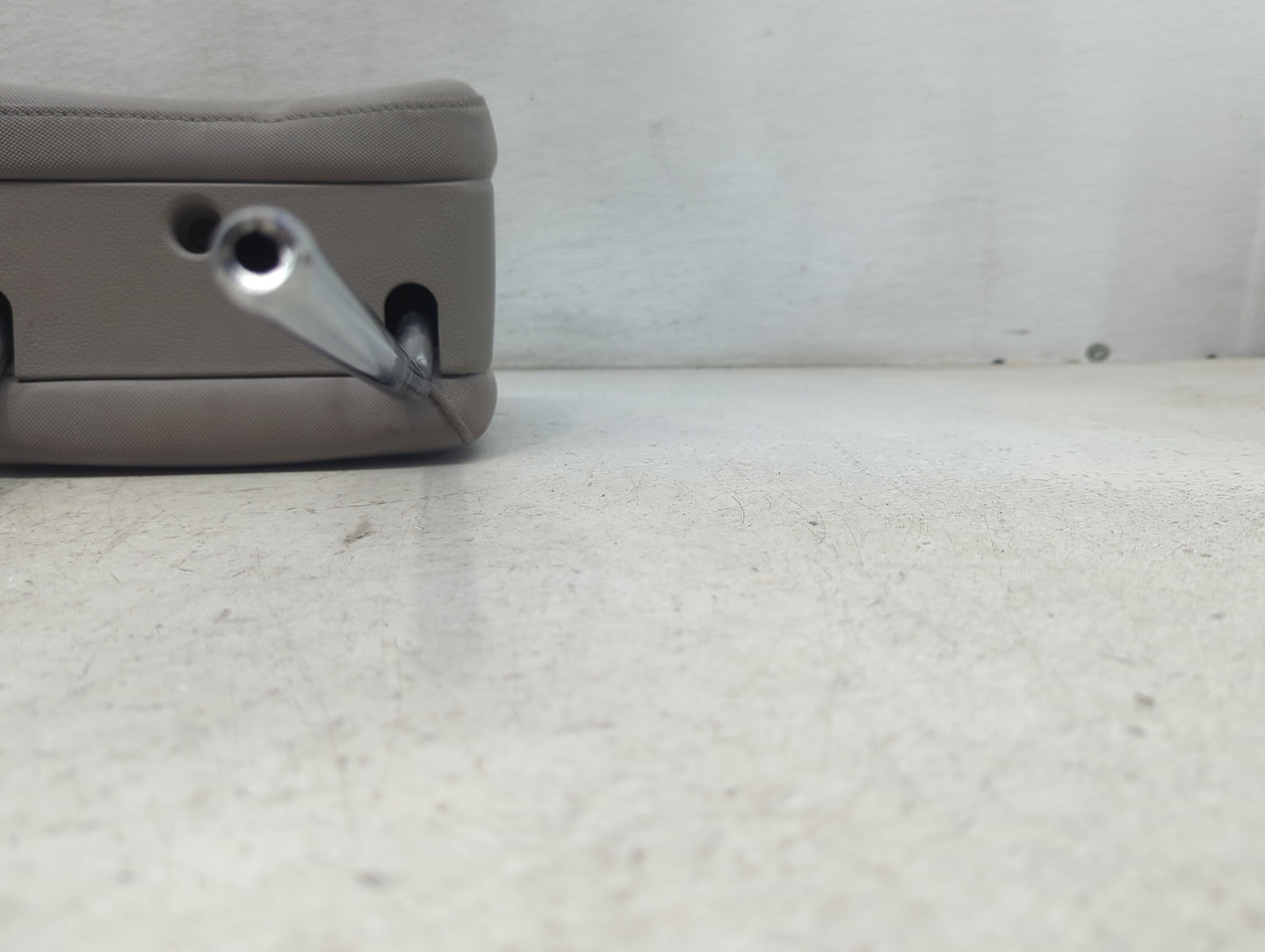 2017 Hyundai Tucson Headrest Head Rest Front Driver Passenger Seat Fits OEM Used Auto Parts - Oemusedautoparts1.com