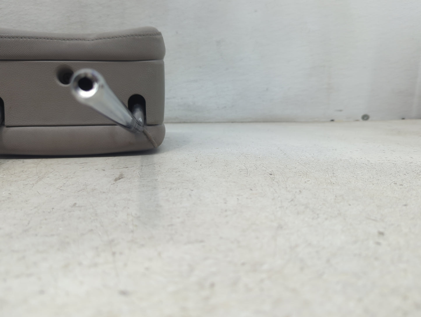 2017 Hyundai Tucson Headrest Head Rest Front Driver Passenger Seat Fits OEM Used Auto Parts - Oemusedautoparts1.com