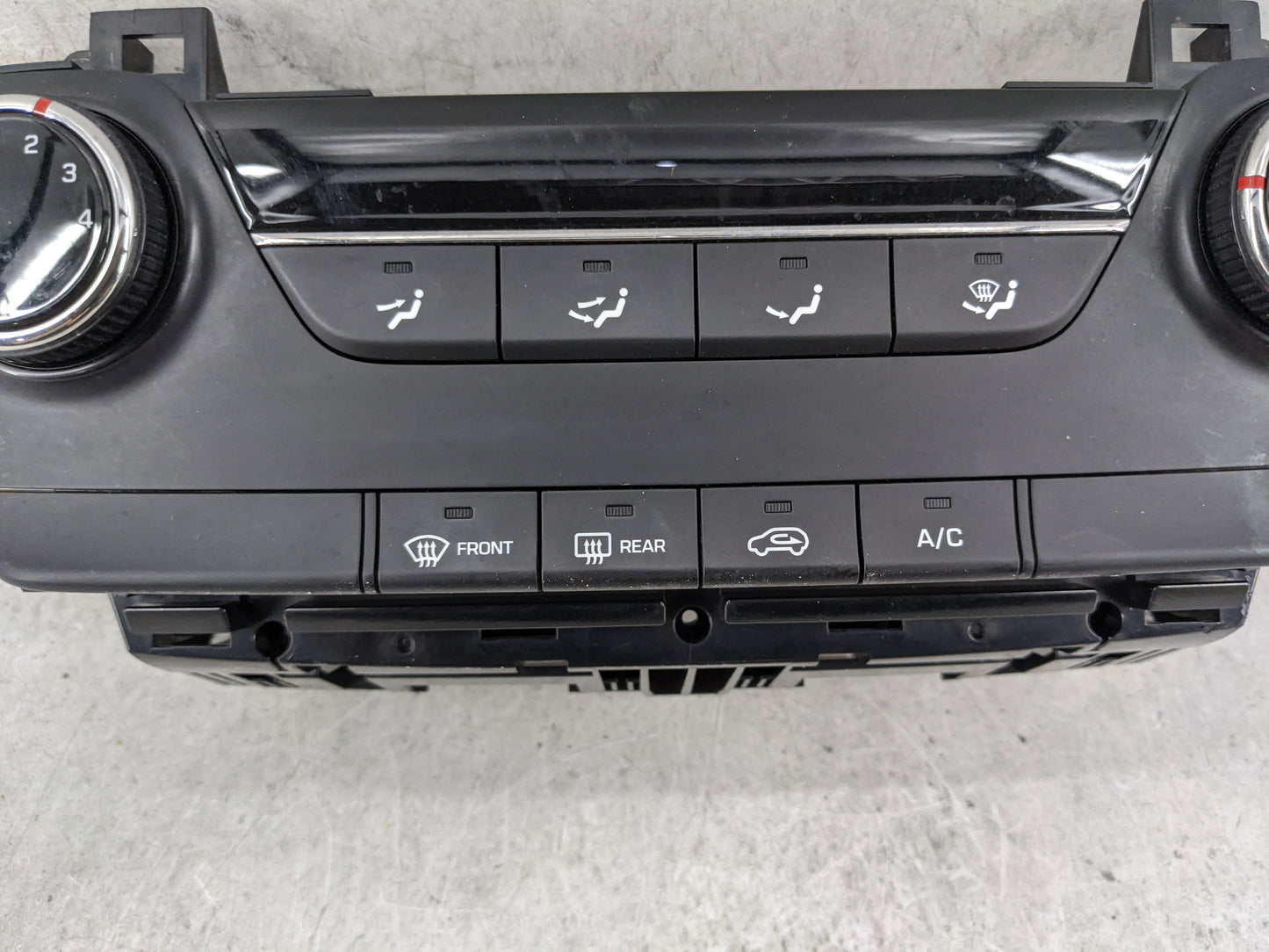 2016-2018 Hyundai Tucson Climate Control Module Temperature AC/Heater Replacement P/N:97250-D3111-TGG 1607081003-045 Fits OE