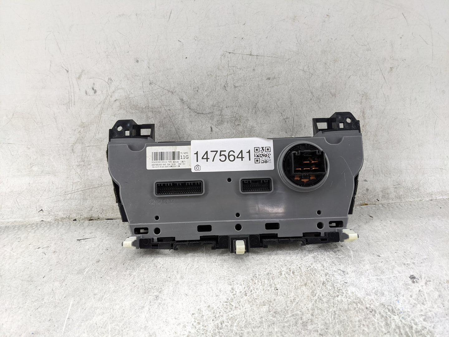 2016-2018 Hyundai Tucson Climate Control Module Temperature AC/Heater Replacement P/N:97250-D3111-TGG 1607081003-045 Fits OE
