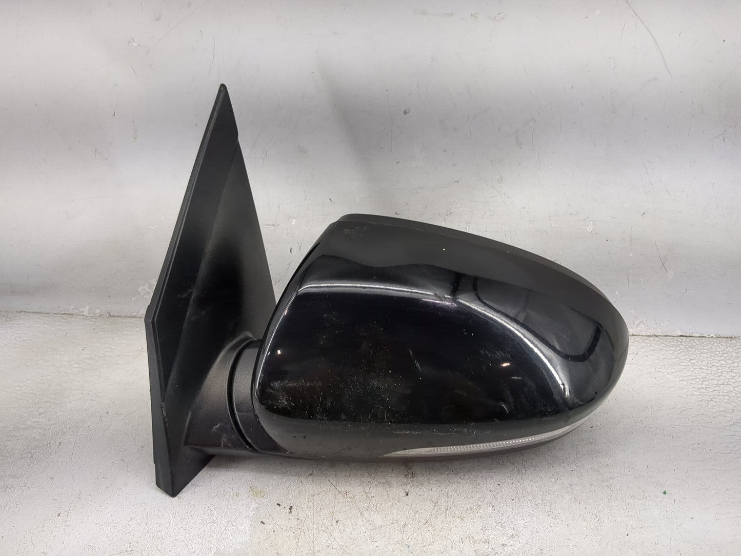 2016-2018 Hyundai Tucson Driver Side View Mirror - Left Door Mirror OEM Used - Oemusedautoparts1.com