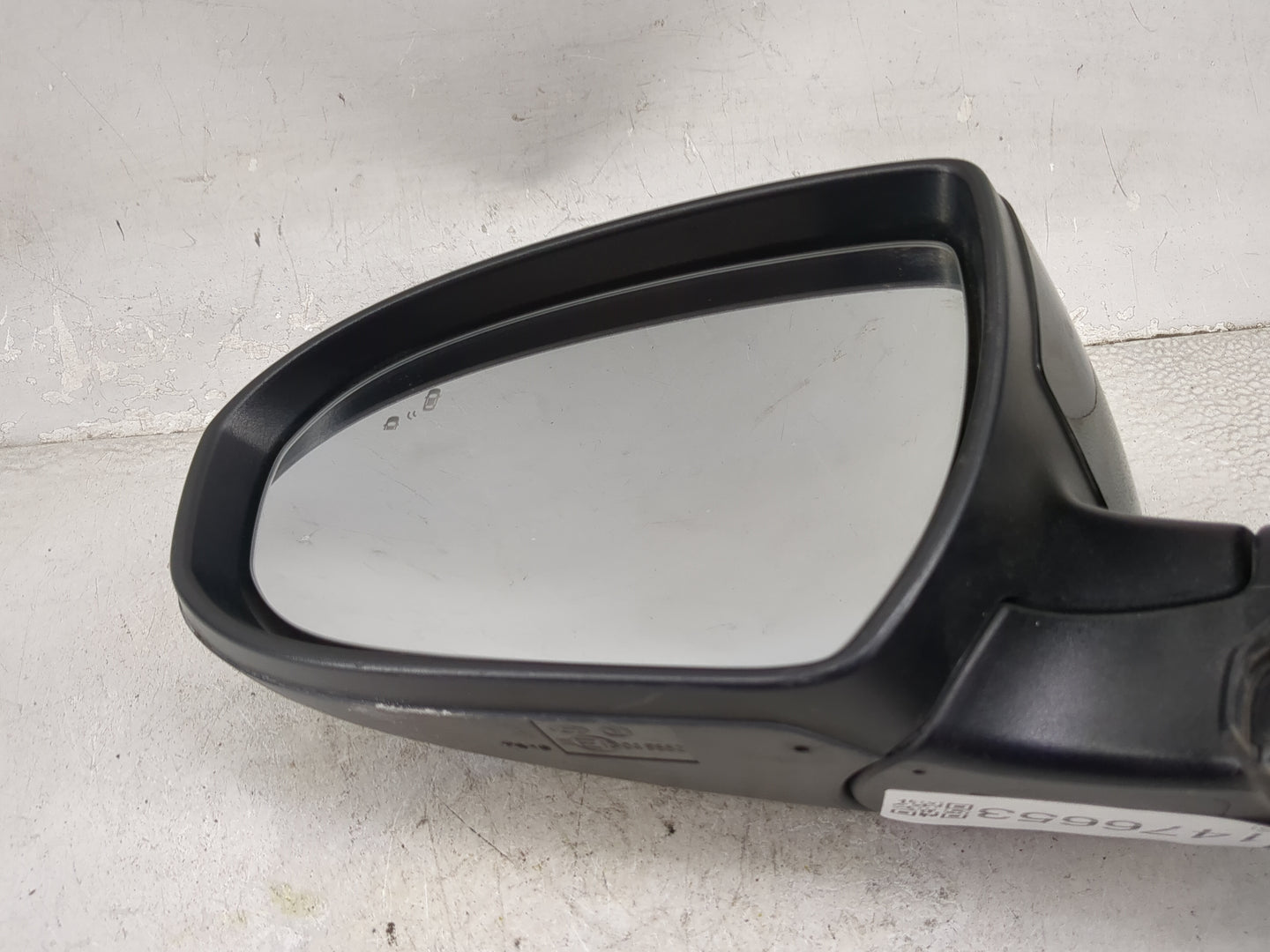 2016-2018 Hyundai Tucson Driver Side View Mirror - Left Door Mirror OEM Used - Oemusedautoparts1.com