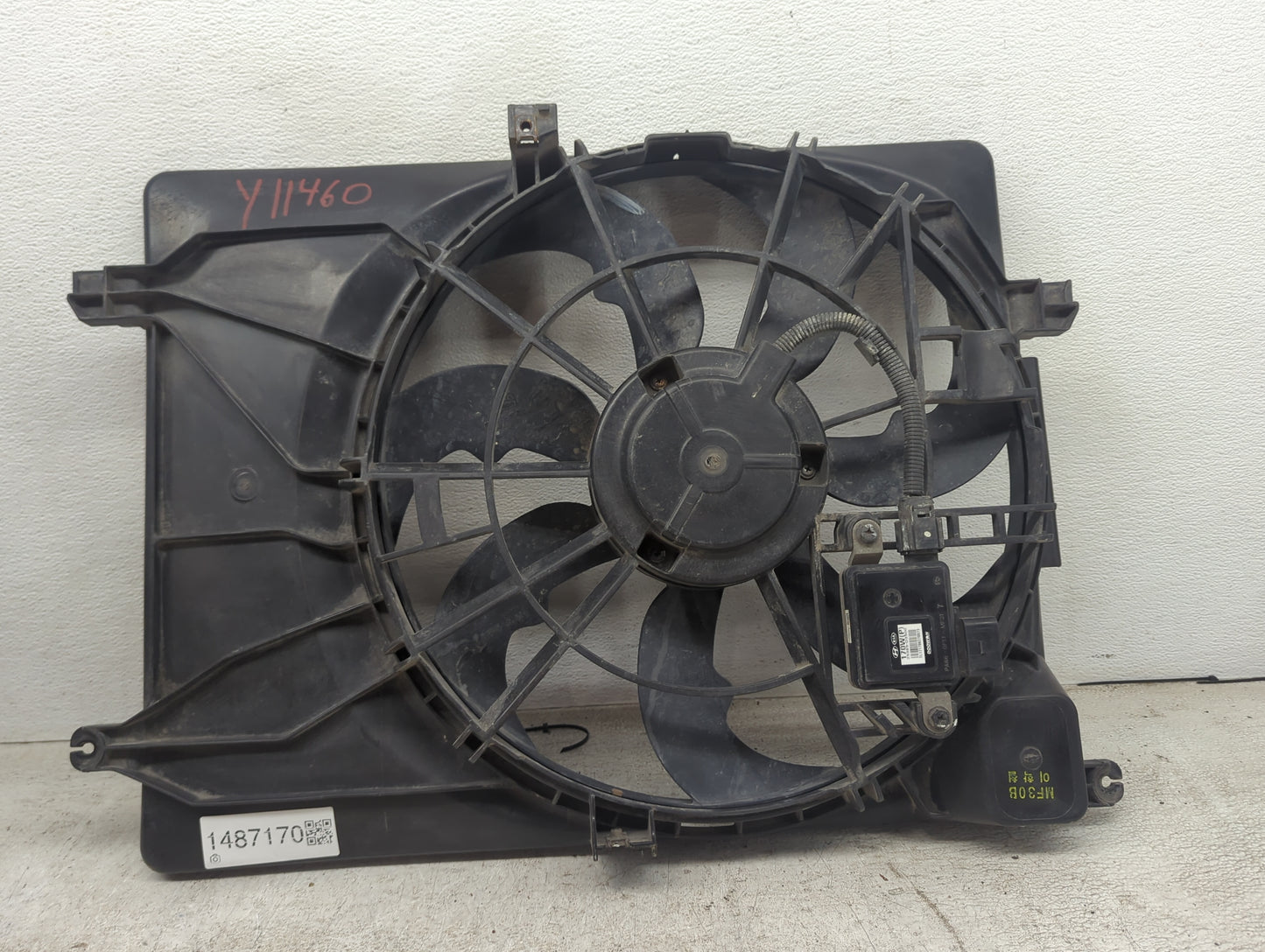 2017 Hyundai Tucson Electric Radiator Cooling Fan Motor Assembly P/N:25380-D3300 PA66-GF17-MF21 Fits OEM Used Auto Parts - O