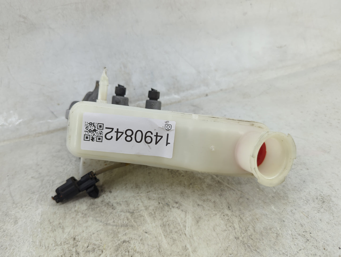 2016-2021 Hyundai Tucson Brake Master Cylinder 1490842 - Oemusedautoparts1.com