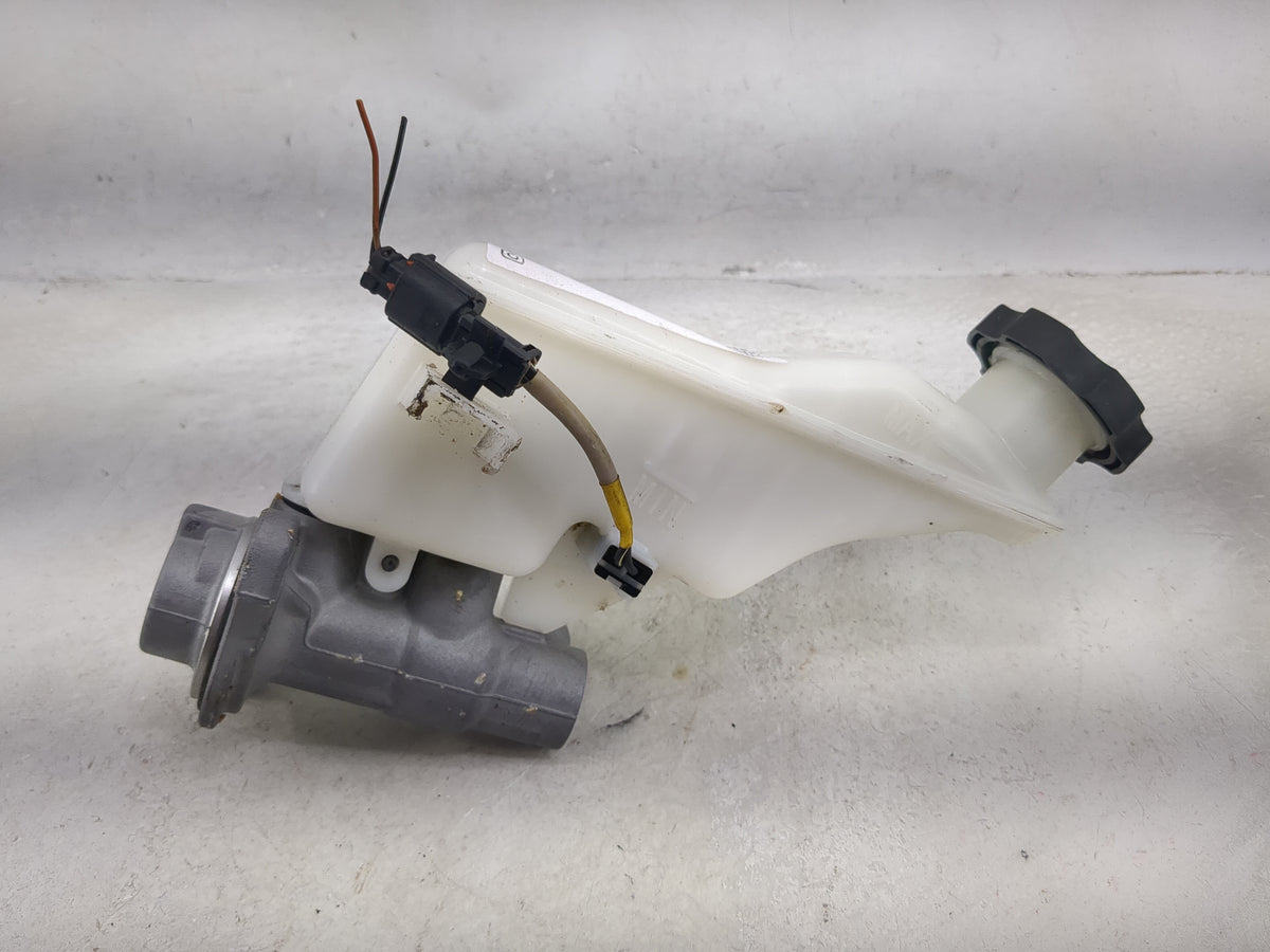 2016-2021 Hyundai Tucson Brake Master Cylinder 1491119 - Oemusedautoparts1.com