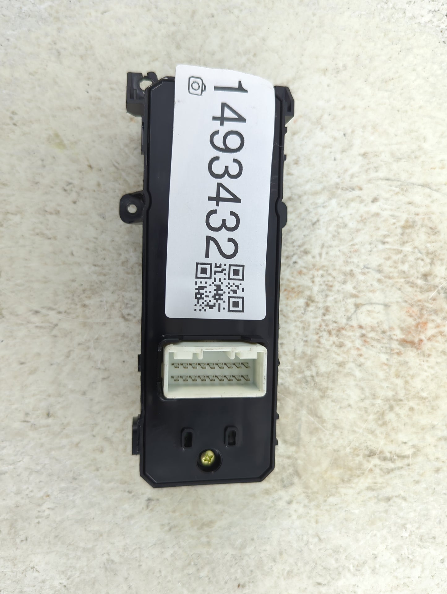 2016-2021 Hyundai Tucson Master Power Window Switch Replacement Driver Side Left P/N:93570-D3061 Fits OEM Used Auto Parts - 