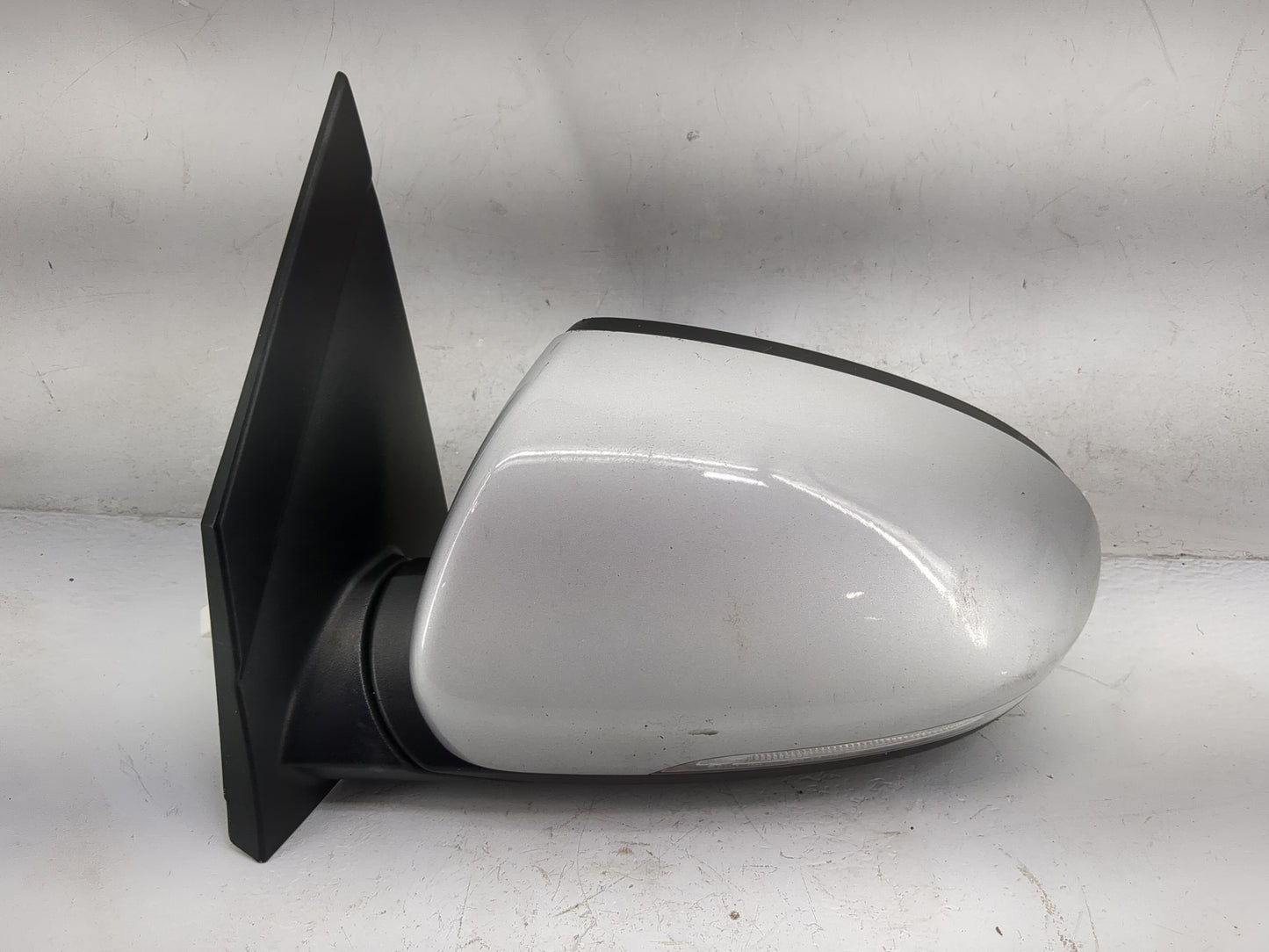 2016-2018 Hyundai Tucson Driver Side View Mirror - Left Door Mirror OEM Used - Oemusedautoparts1.com