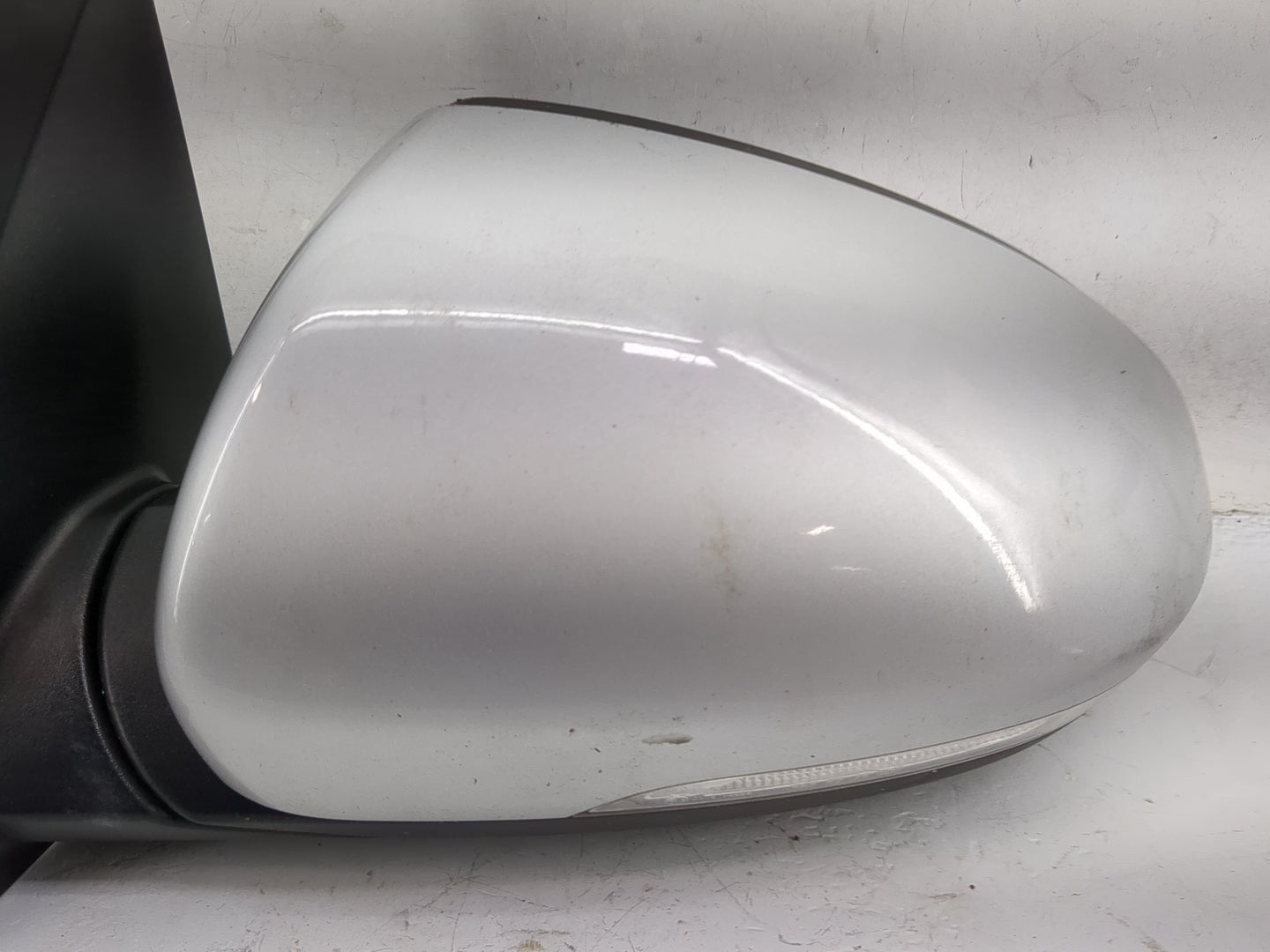 2016-2018 Hyundai Tucson Driver Side View Mirror - Left Door Mirror OEM Used - Oemusedautoparts1.com