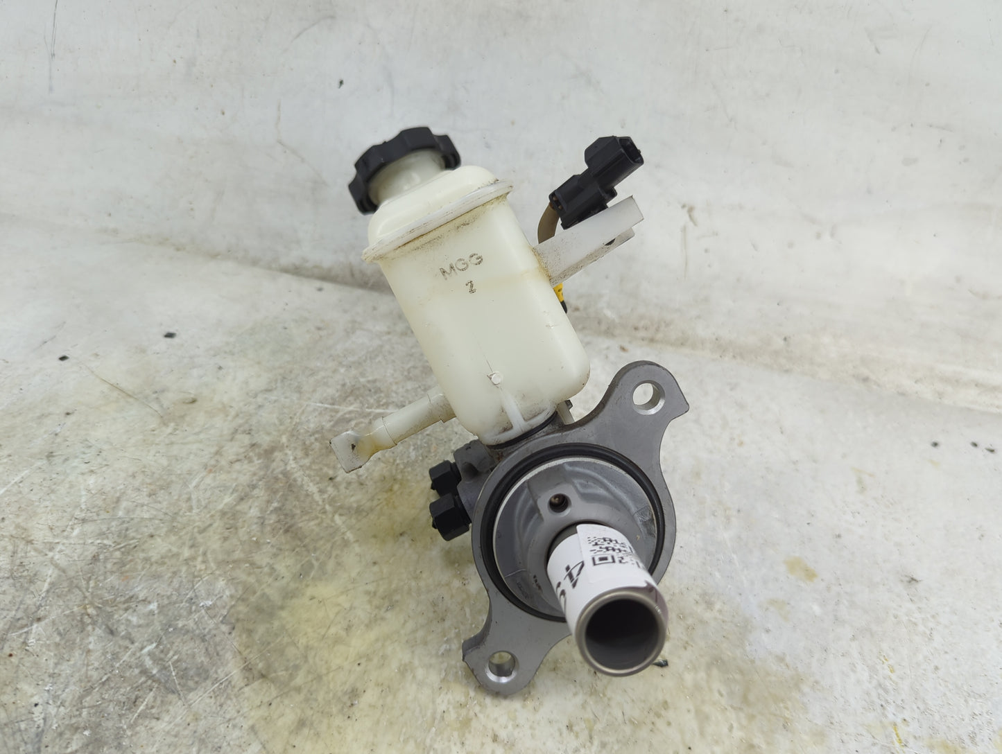 2016-2021 Hyundai Tucson Brake Master Cylinder 1496557 - Oemusedautoparts1.com
