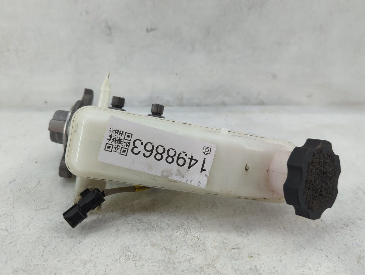 2016-2021 Hyundai Tucson Brake Master Cylinder 1498863 - Oemusedautoparts1.com