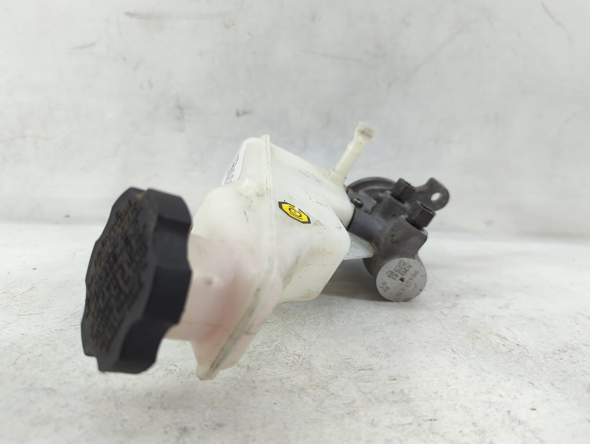 2016-2021 Hyundai Tucson Brake Master Cylinder 1498863 - Oemusedautoparts1.com